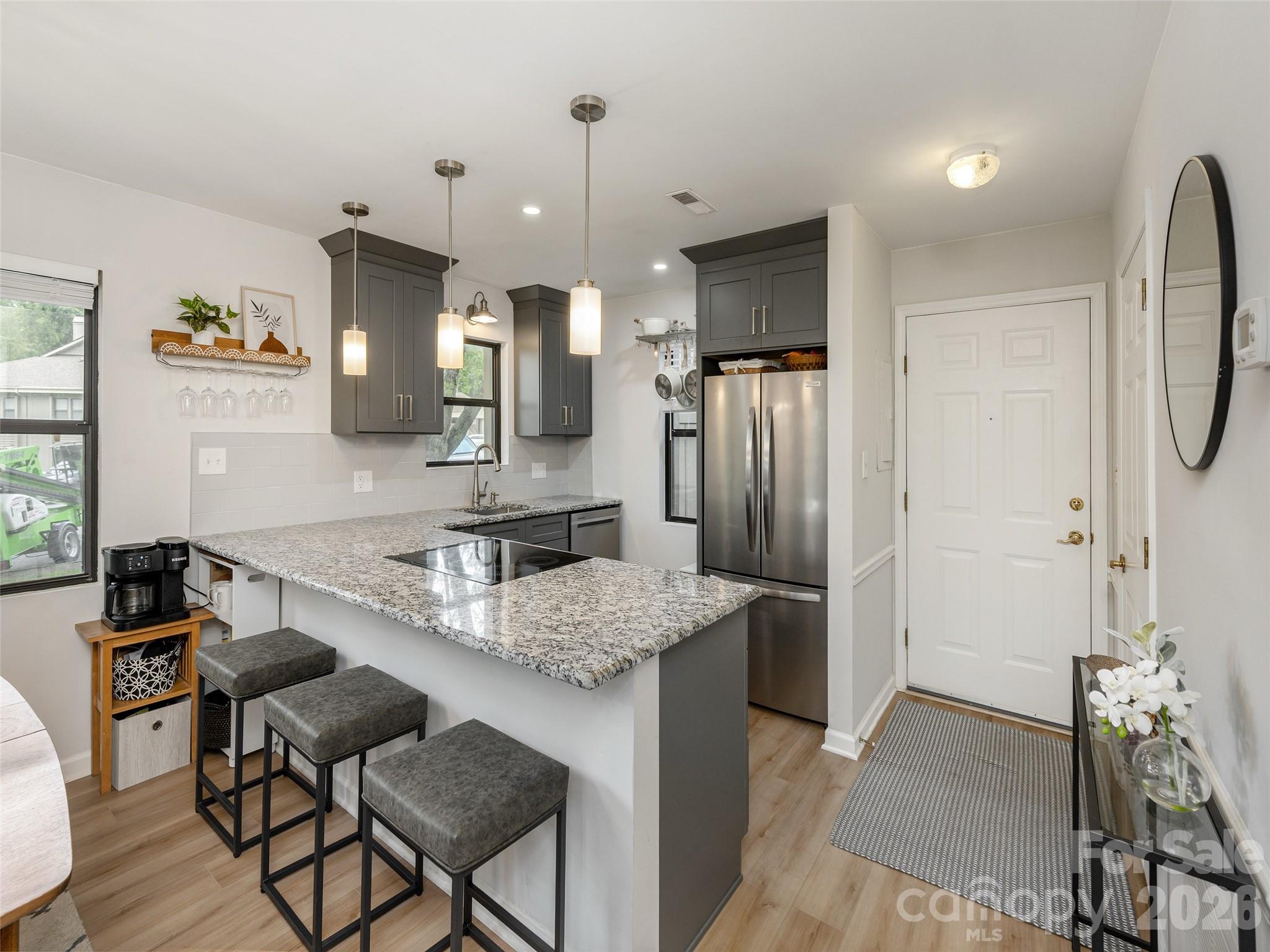 1305 Abbey Circle Property Photo 8