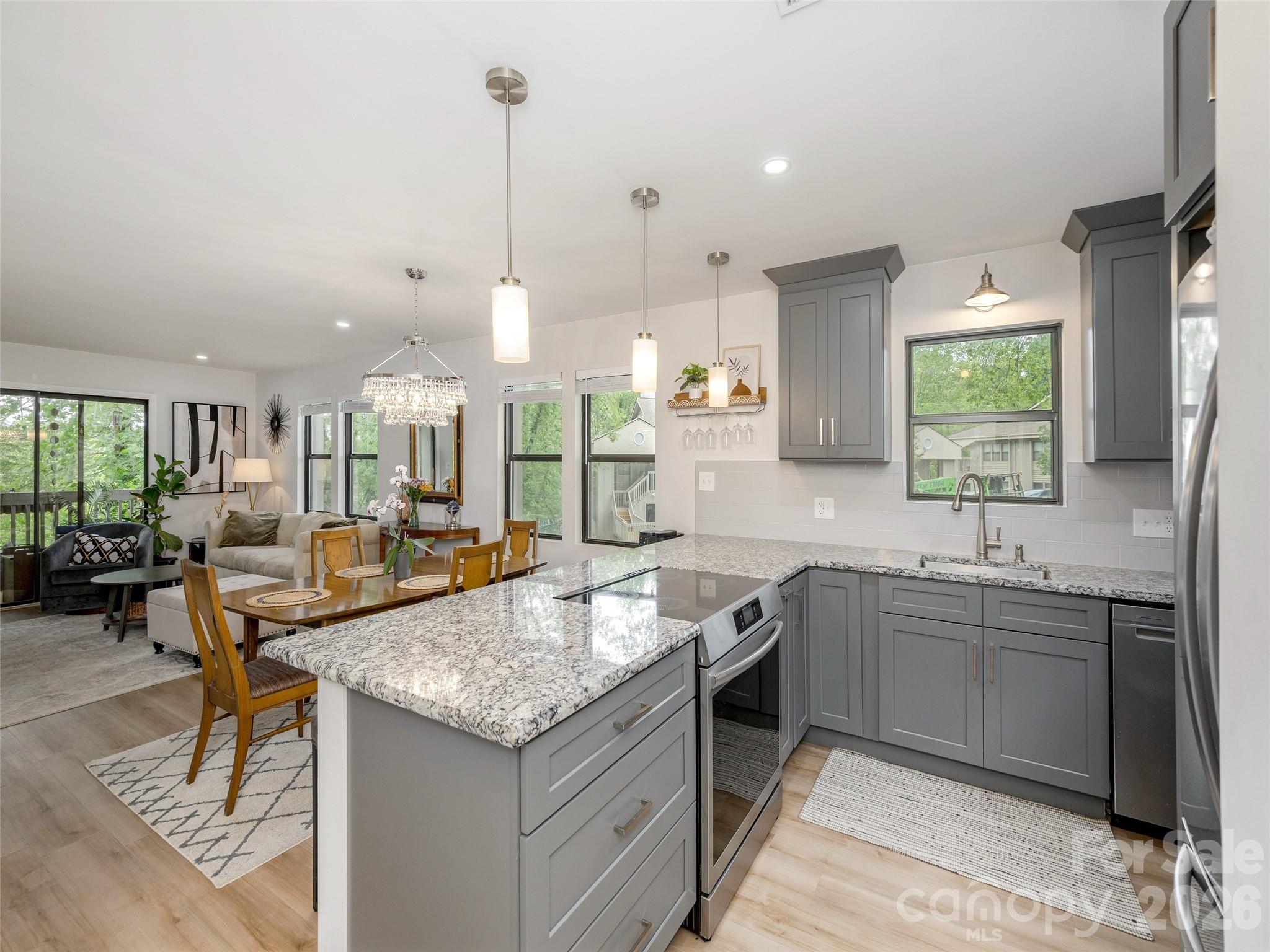 1305 Abbey Circle Property Photo 9