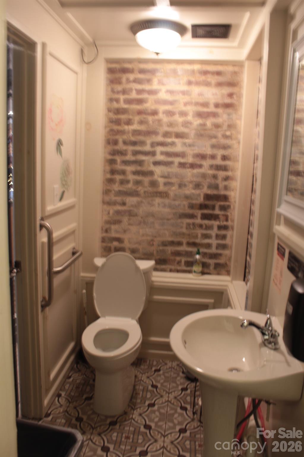 3 And 5 E Liberty Street Property Photo 10