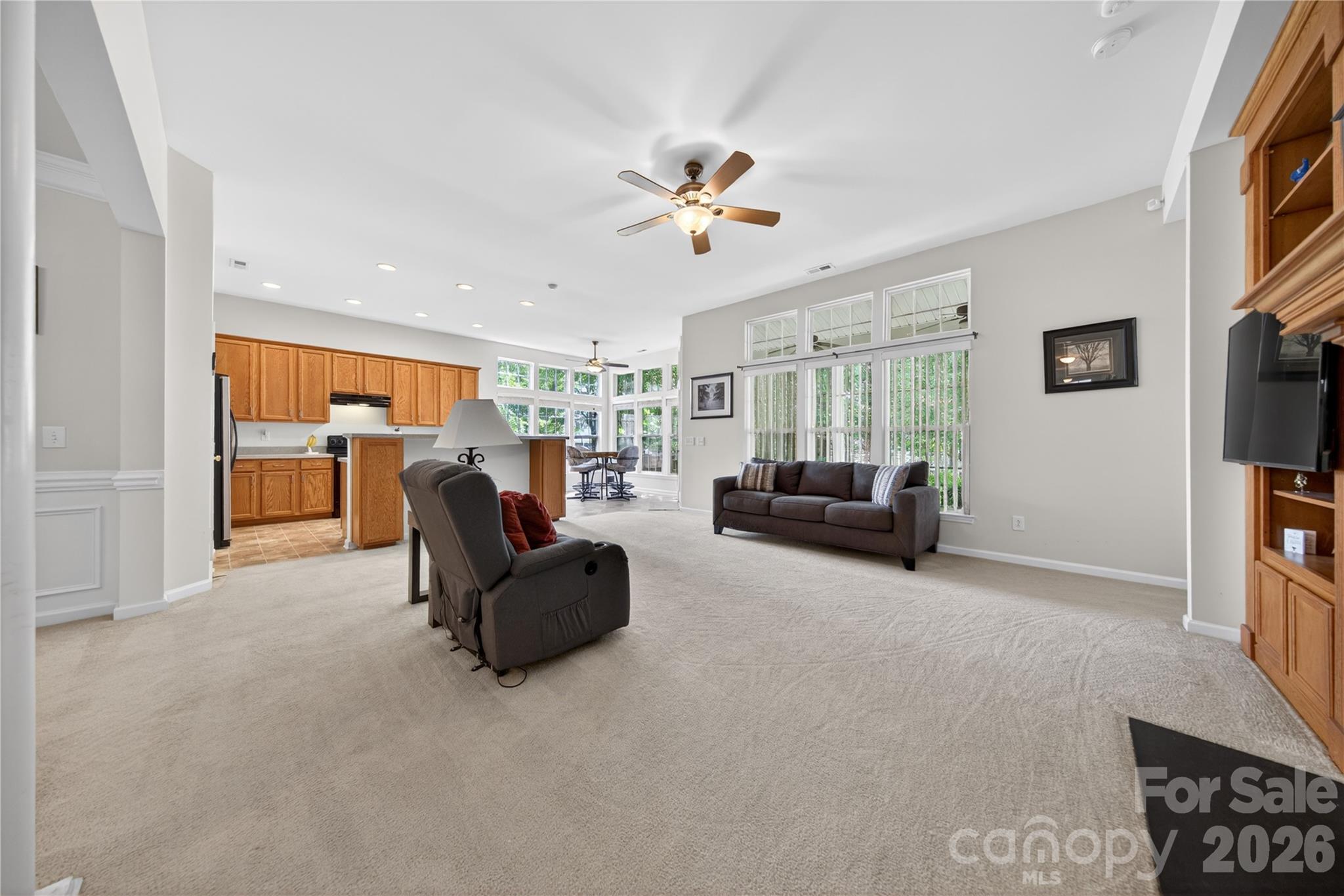 533 Fair Oaks Drive Property Photo 6