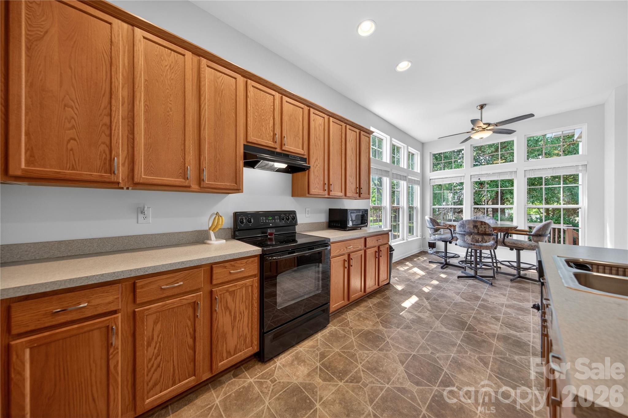 533 Fair Oaks Drive Property Photo 11