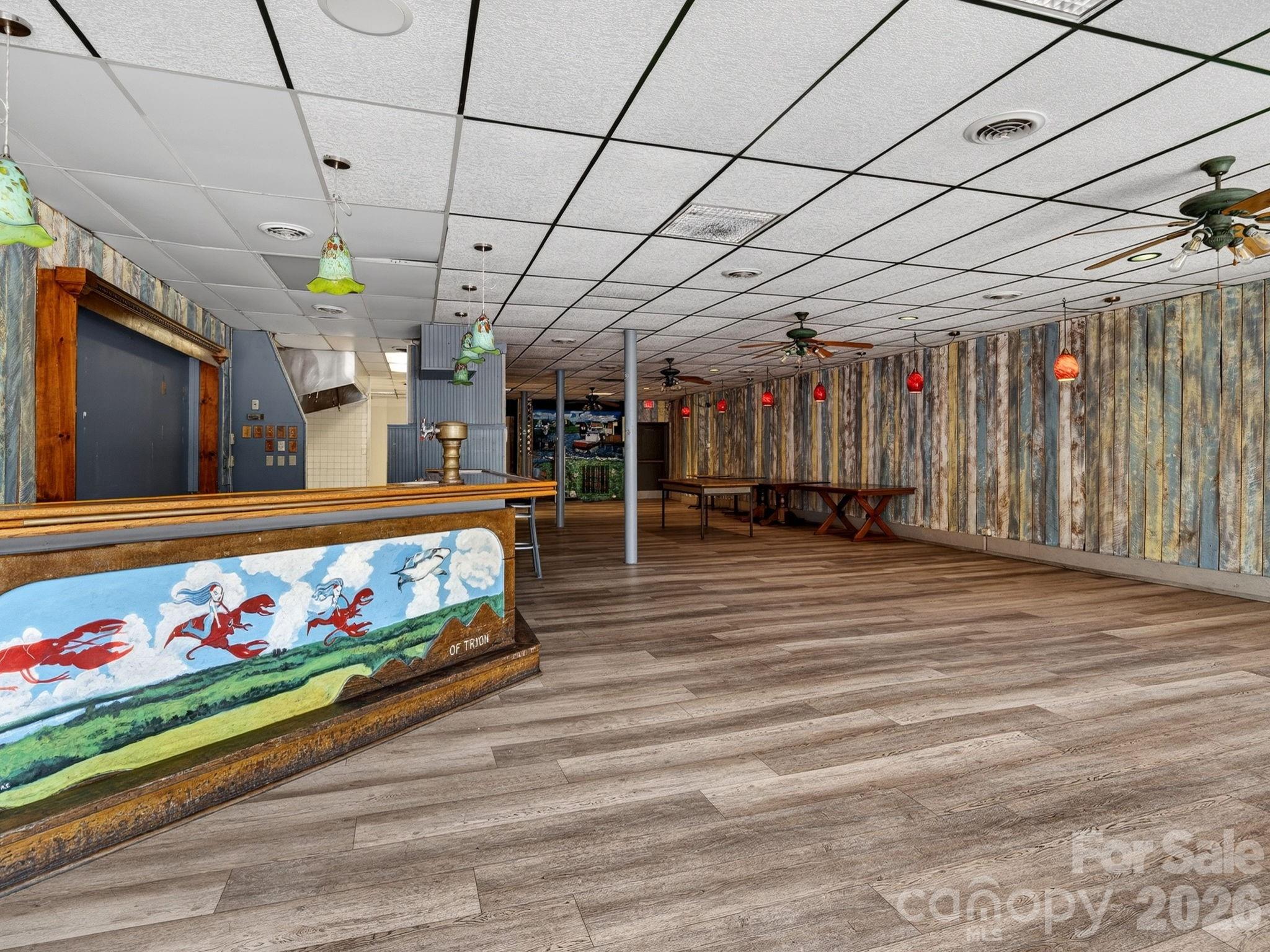 82 N Trade Street Property Photo 6