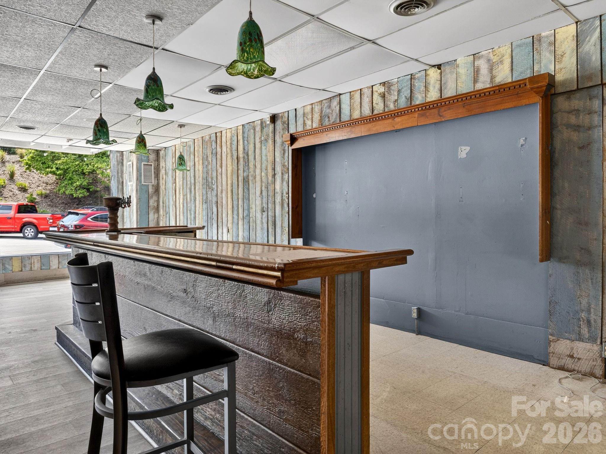 82 N Trade Street Property Photo 11