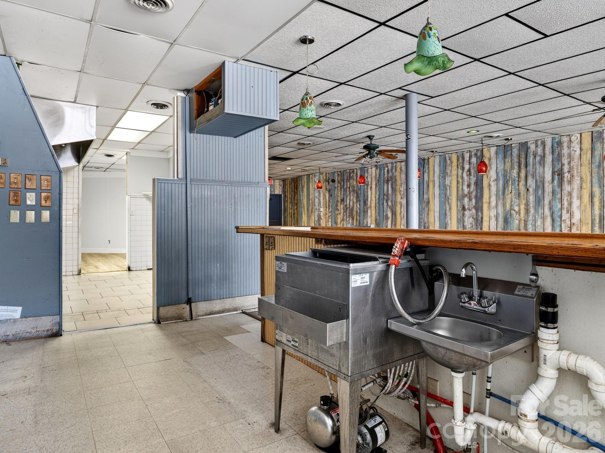 82 N Trade Street Property Photo 14