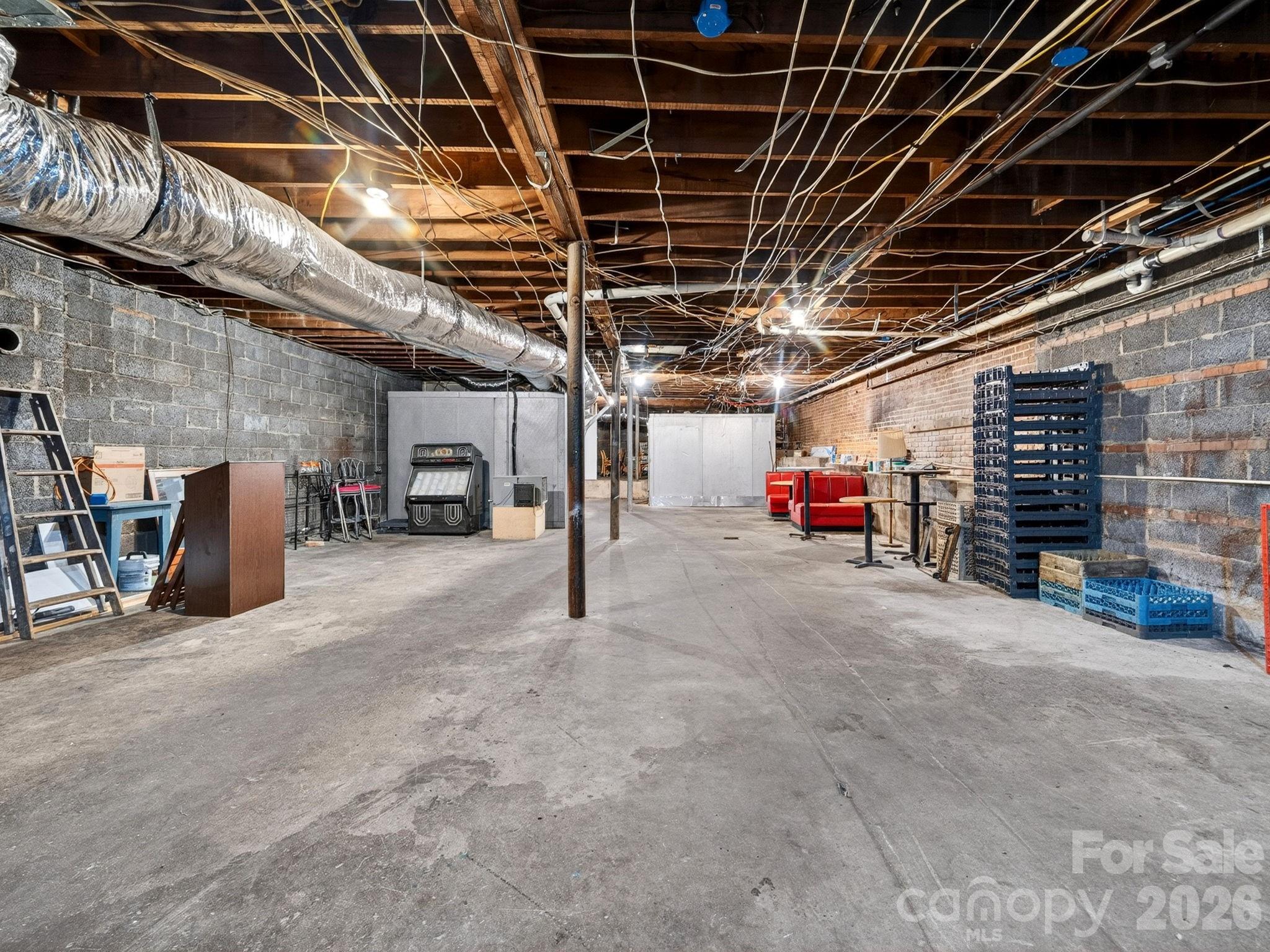 82 N Trade Street Property Photo 26