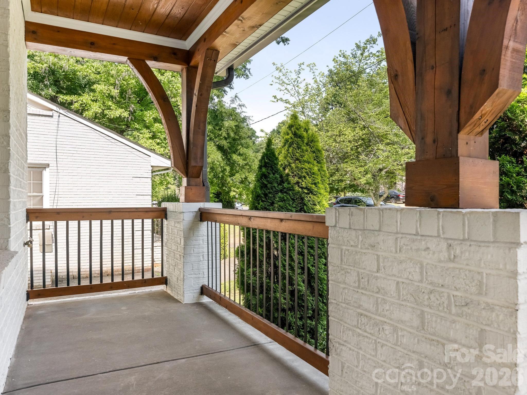 2928 Hanson Drive Property Photo 3