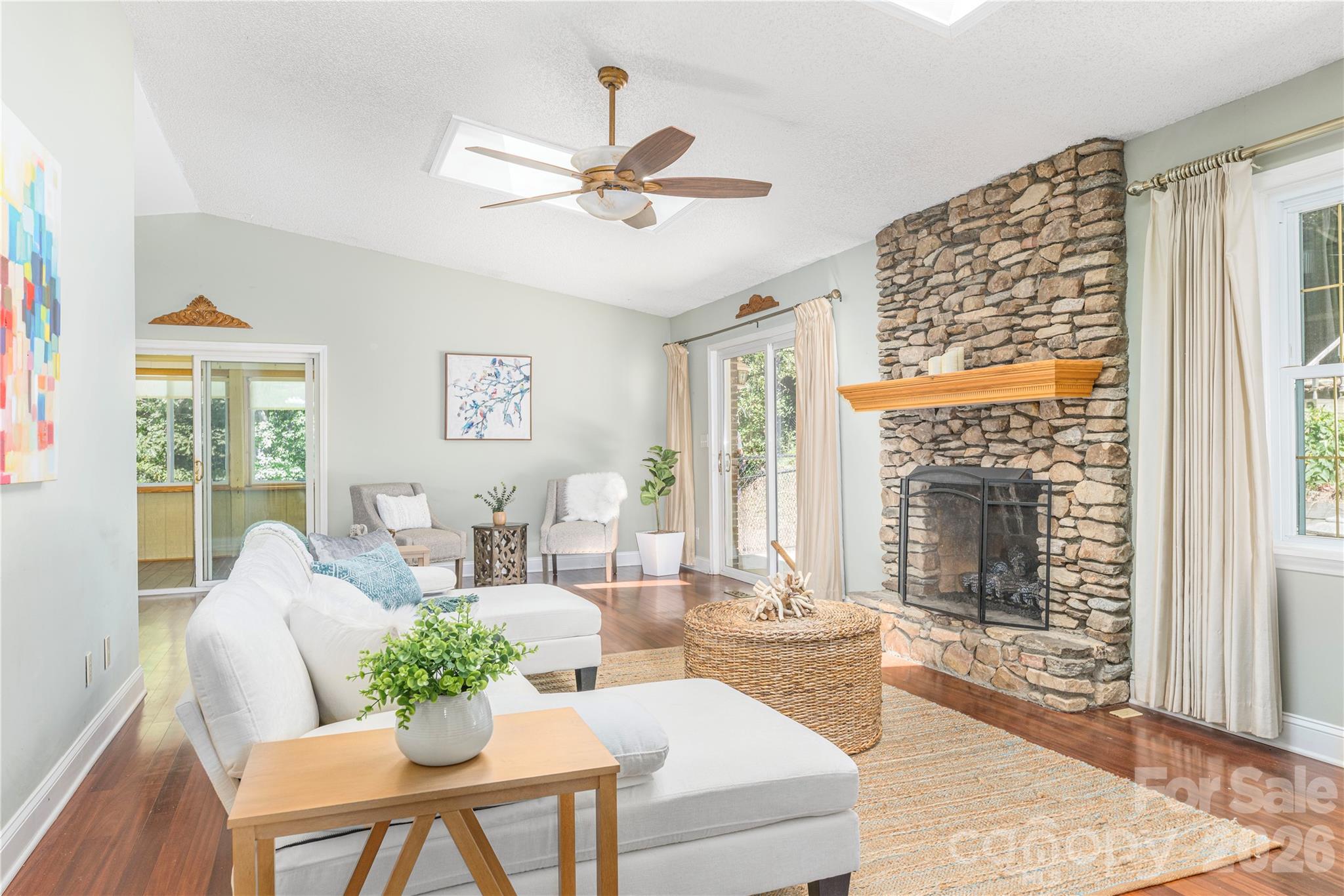446 Deerhaven Lane Property Photo 4