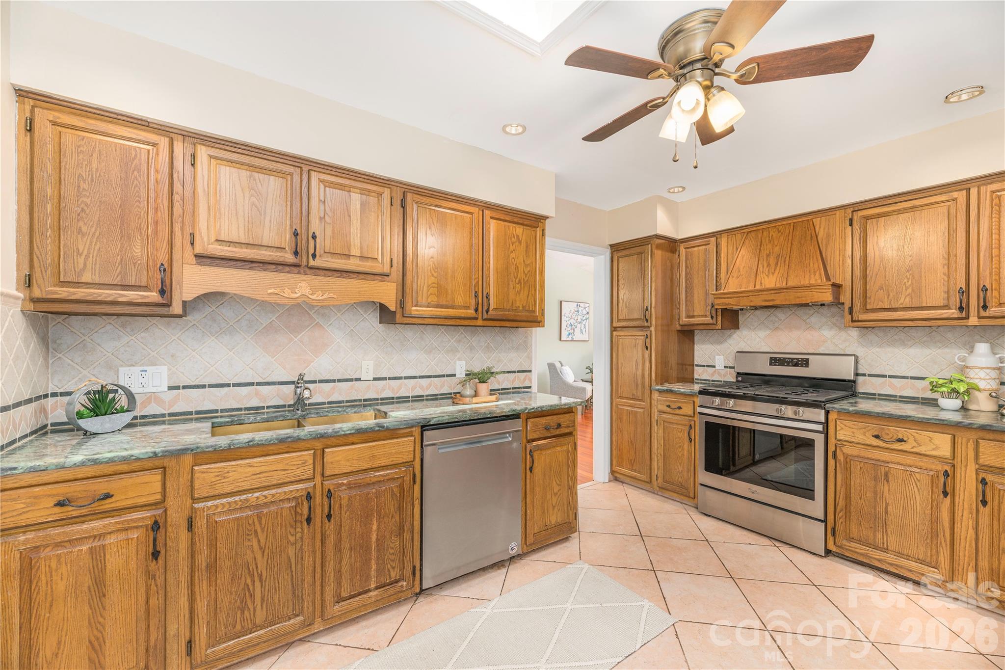 446 Deerhaven Lane Property Photo 13