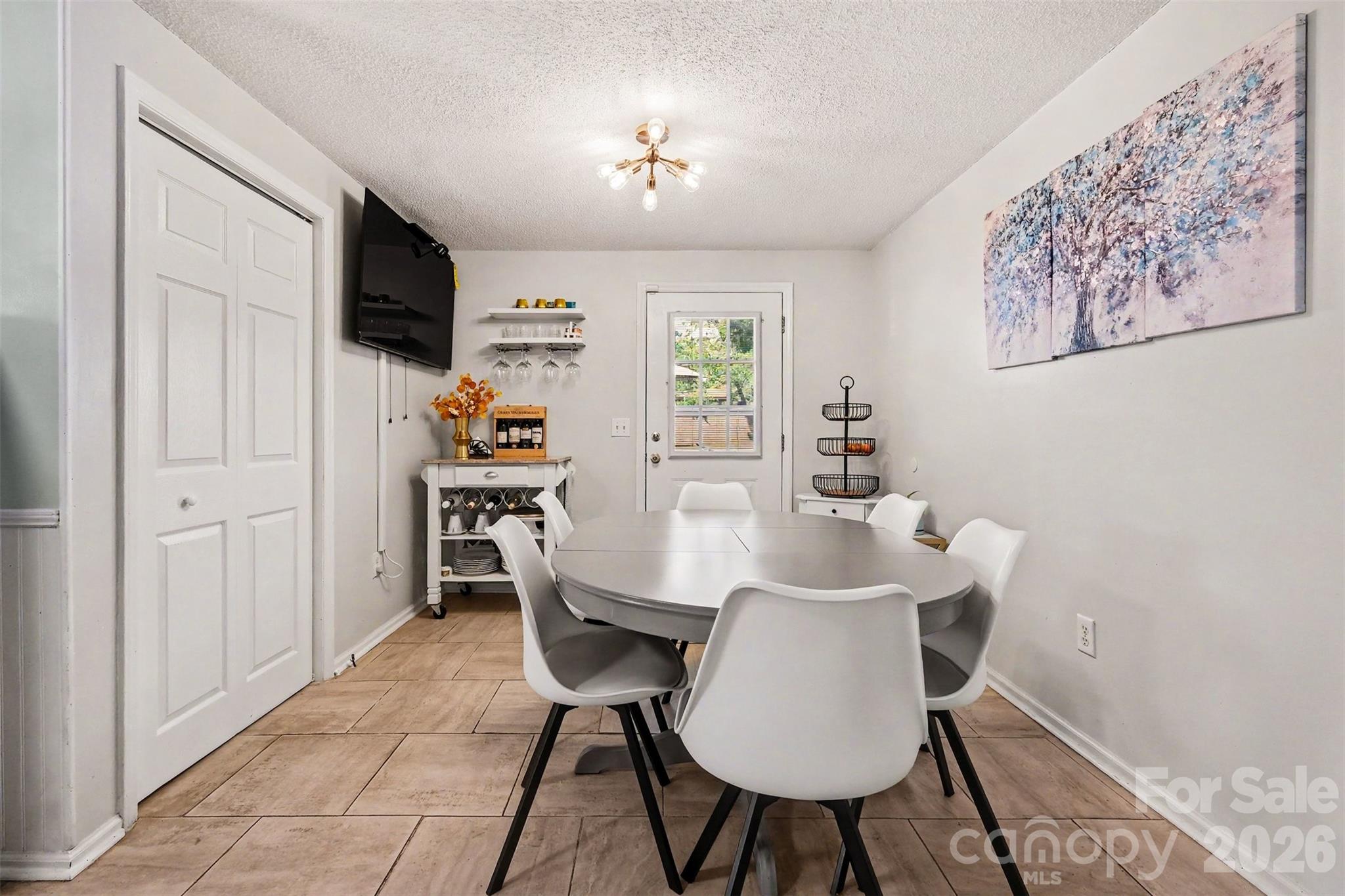 106 E Liberty Street Property Photo 12