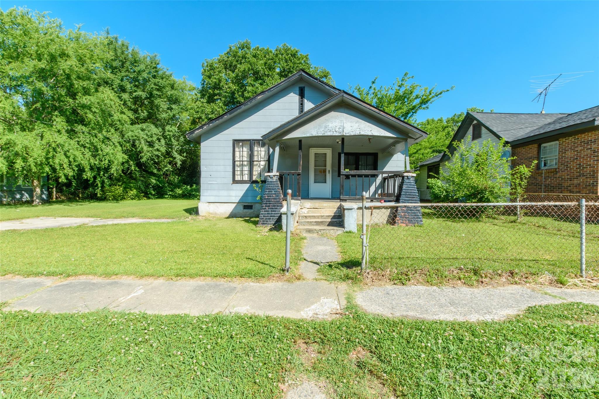 752 Carolina Avenue Property Photo 1
