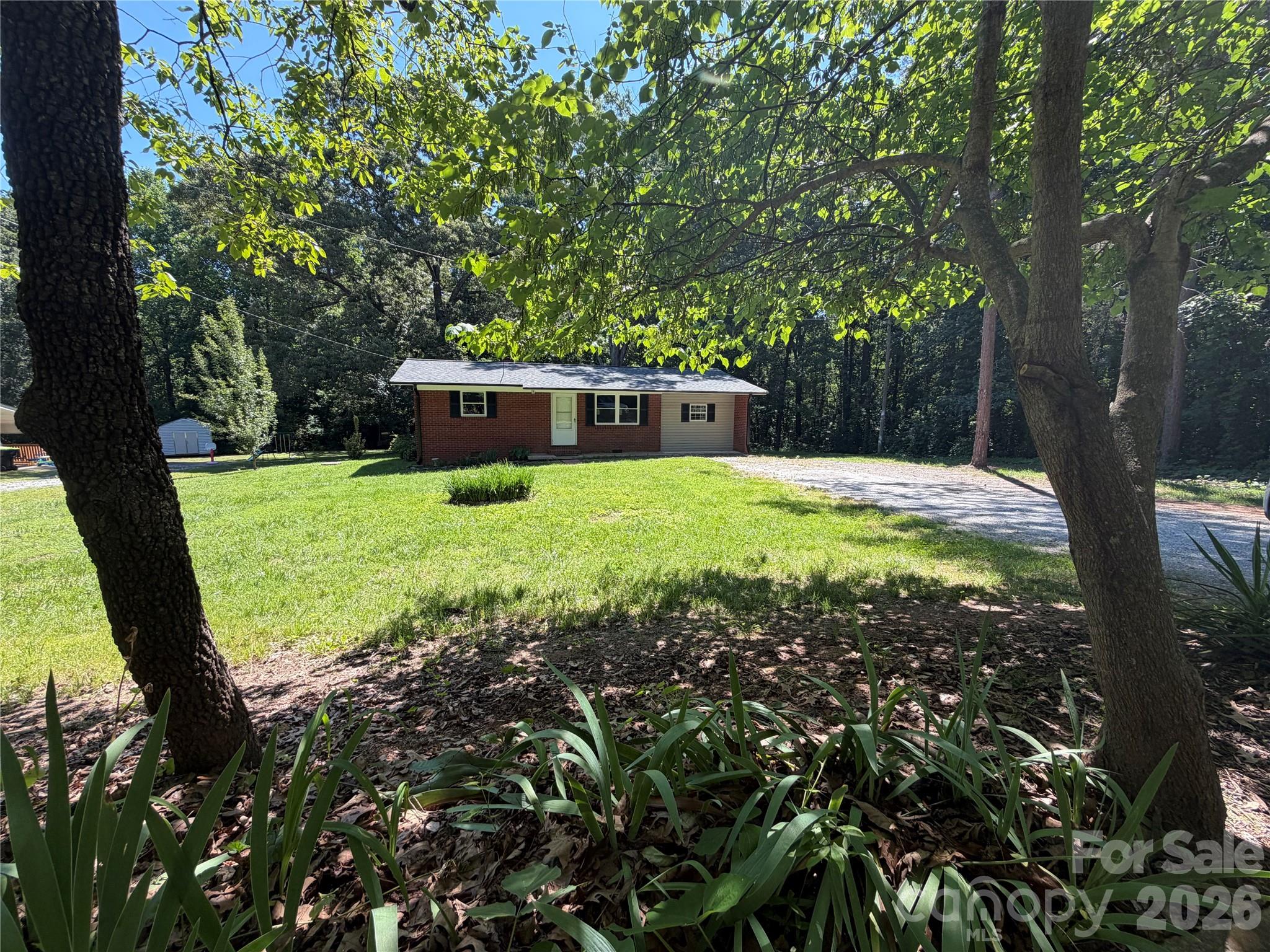 187 Owens Street Property Photo 2
