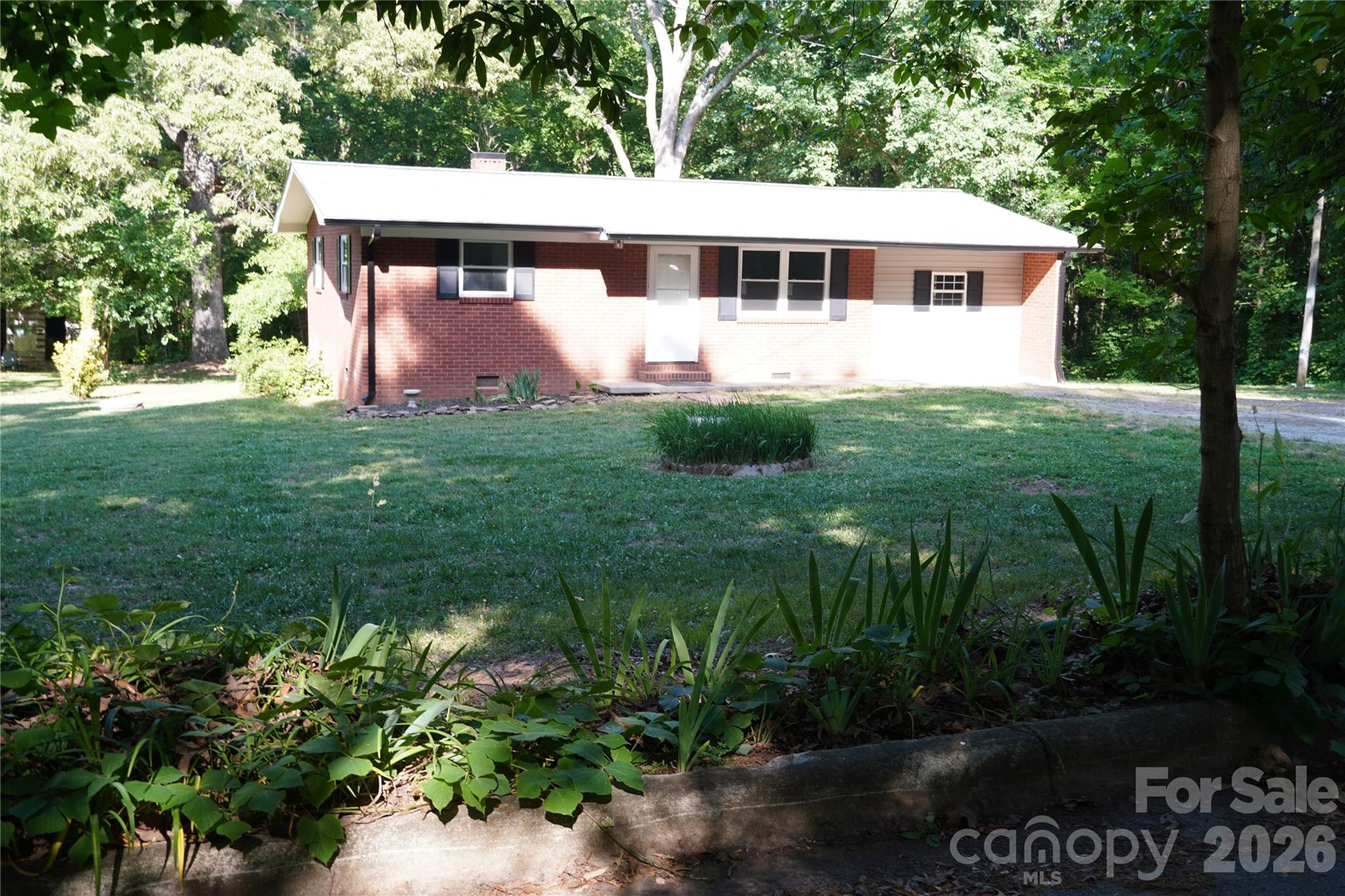 187 Owens Street Property Photo 3