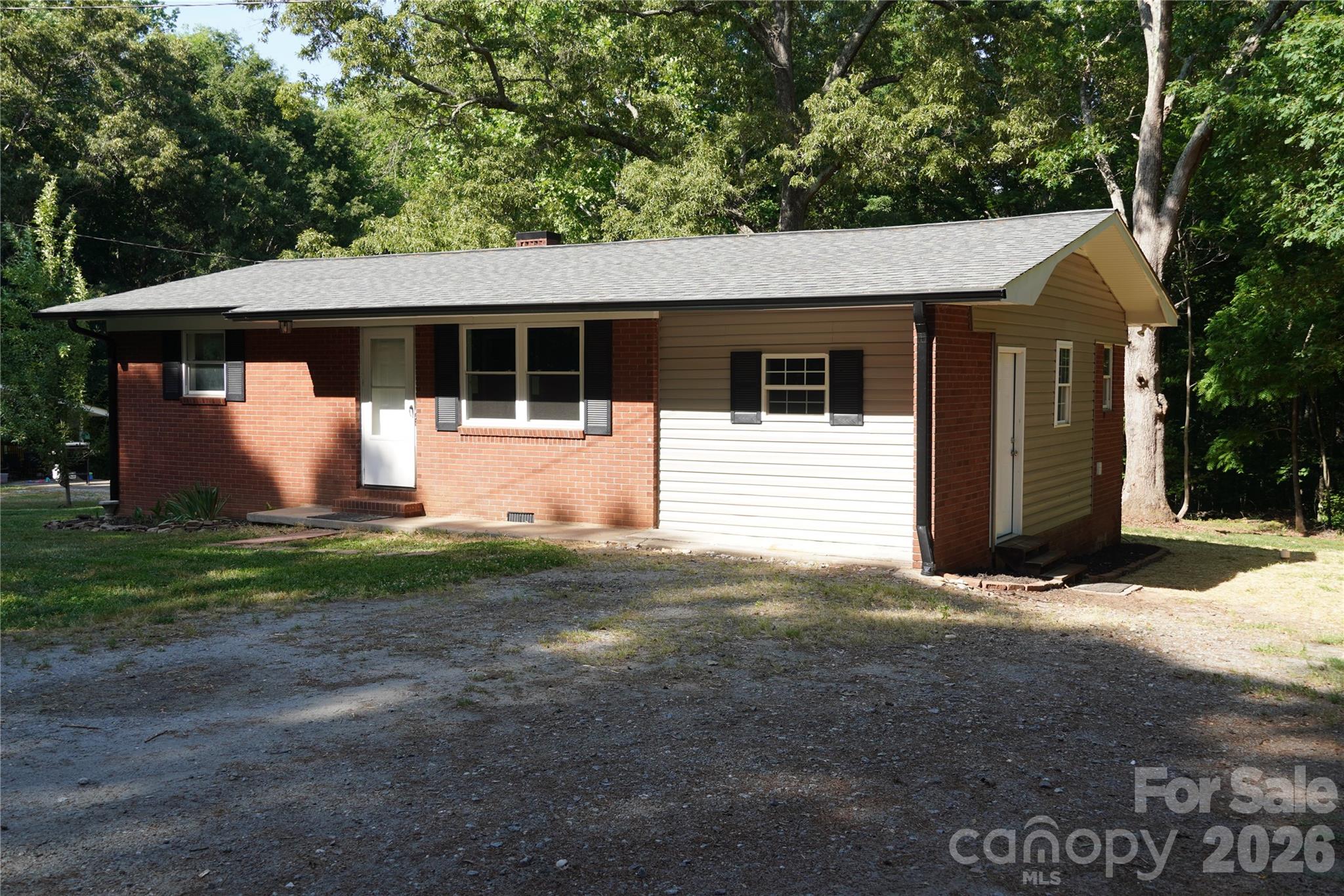 187 Owens Street Property Photo 5