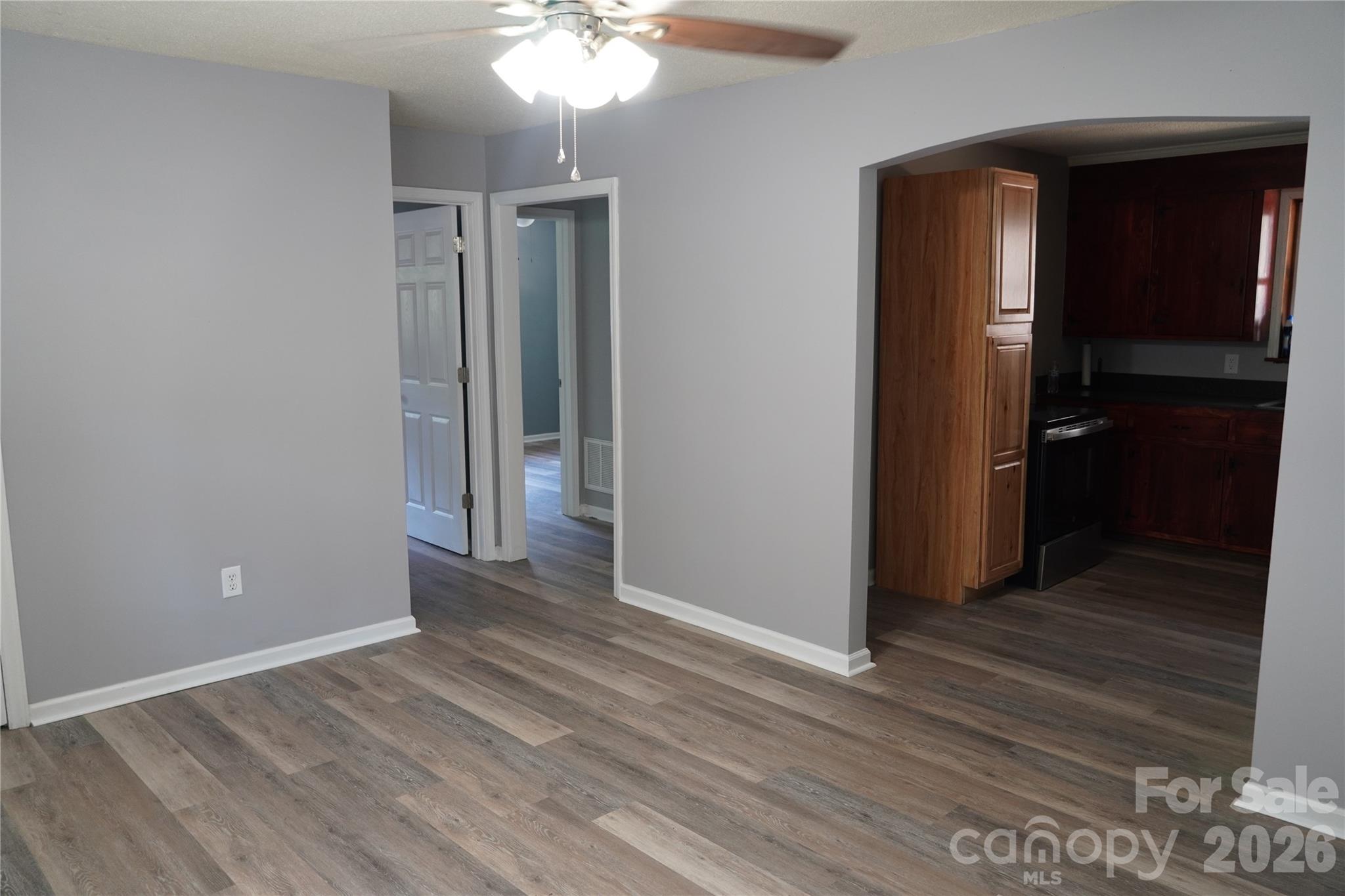 187 Owens Street Property Photo 7