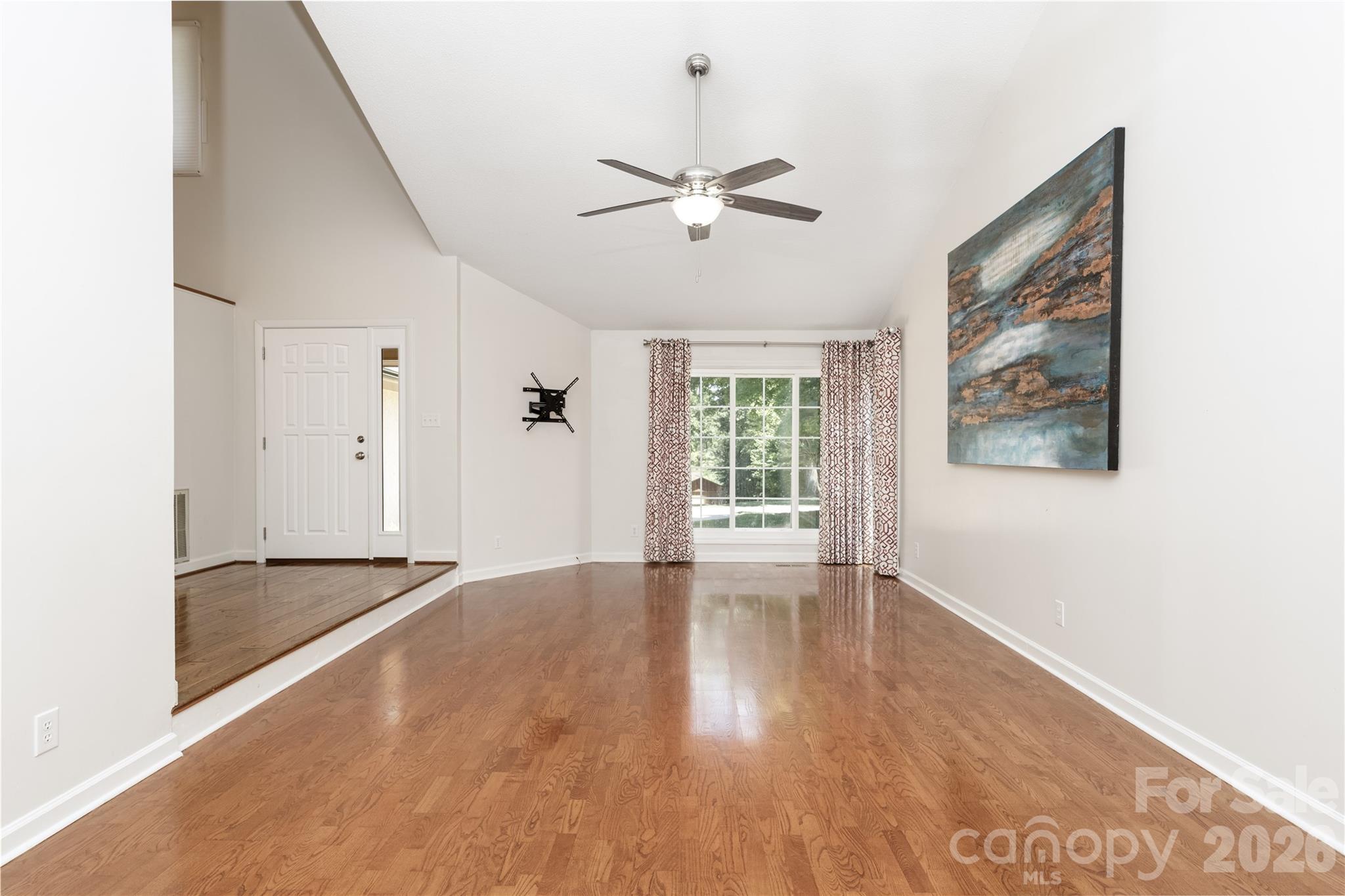 568 Wood Hollow Road Property Photo 7