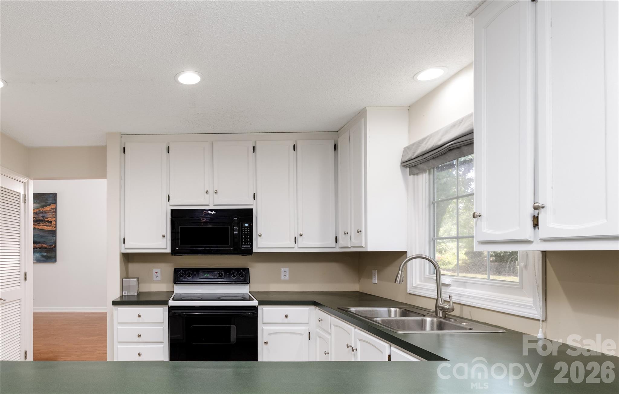 568 Wood Hollow Road Property Photo 13