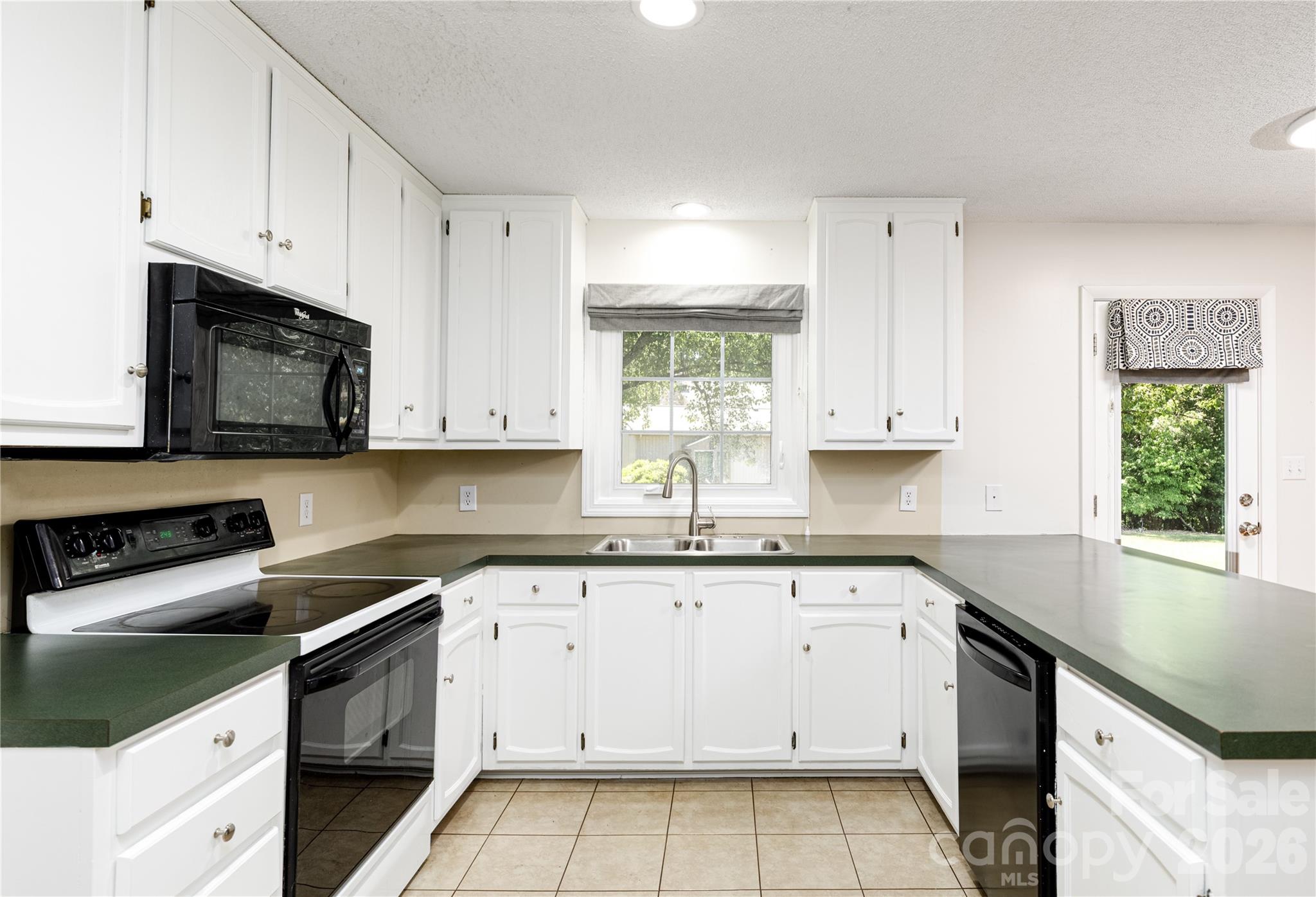 568 Wood Hollow Road Property Photo 15