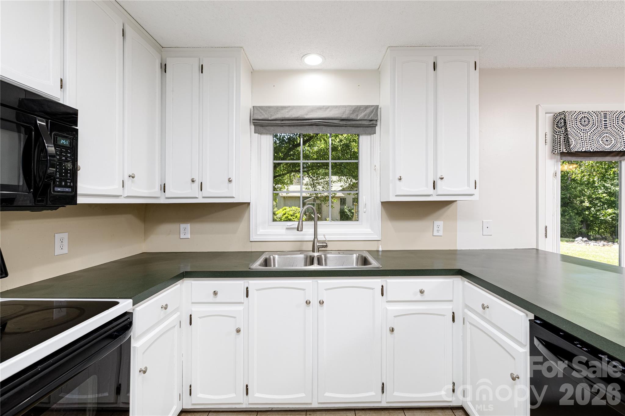 568 Wood Hollow Road Property Photo 16