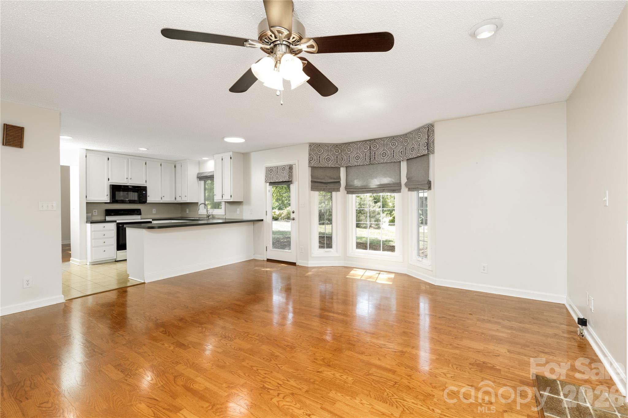 568 Wood Hollow Road Property Photo 17