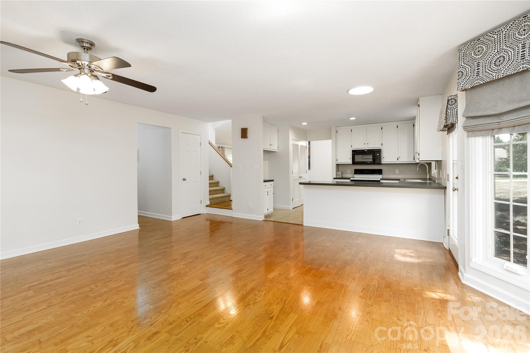 568 Wood Hollow Road Property Photo 18
