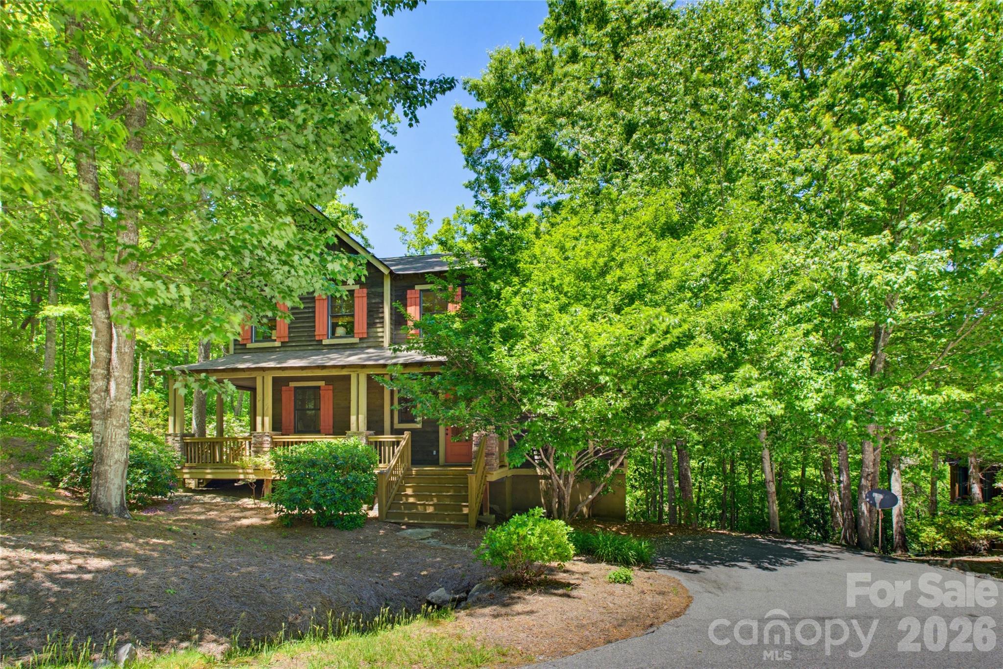 65 Whispering Falls Court Property Photo 3