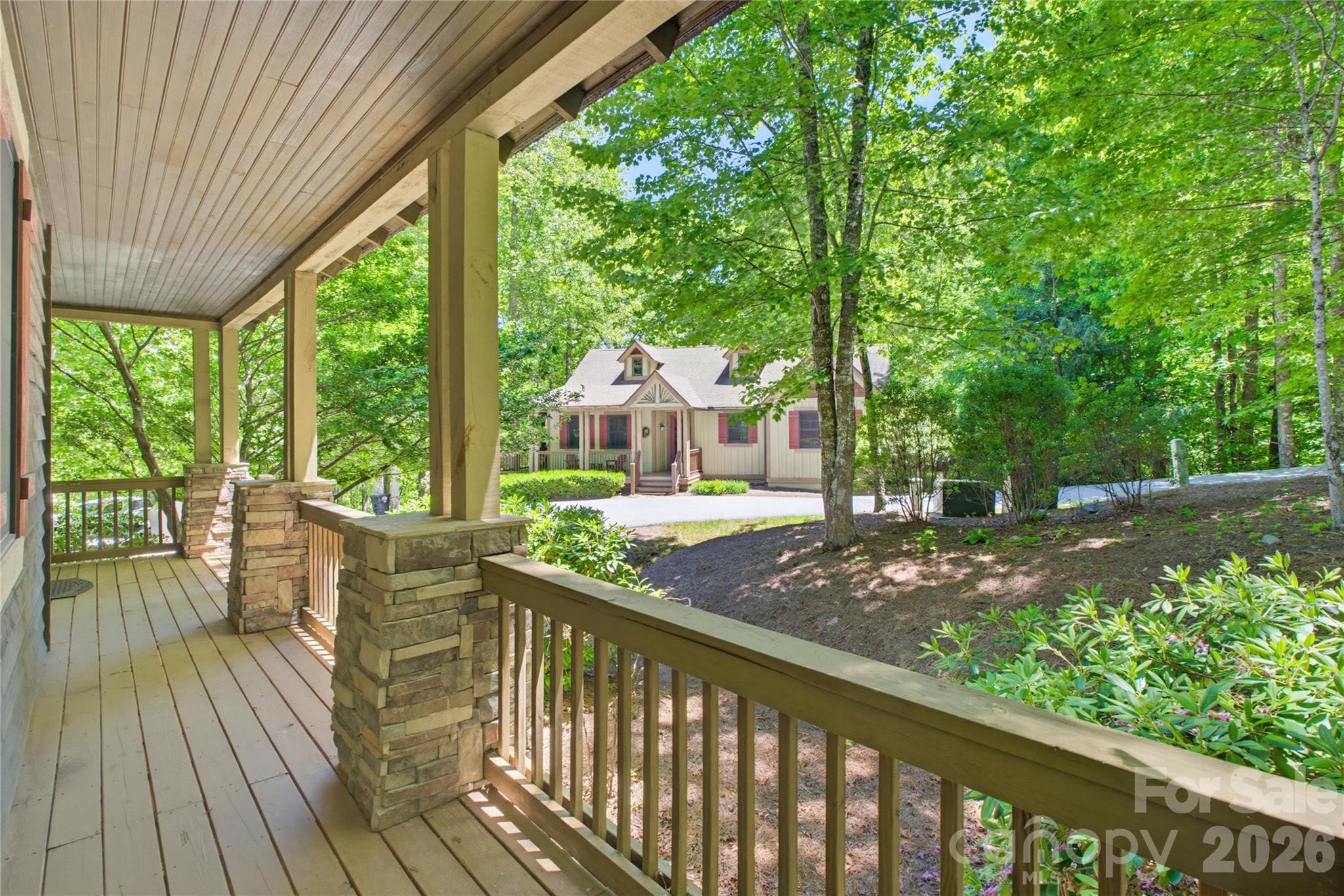 65 Whispering Falls Court Property Photo 6