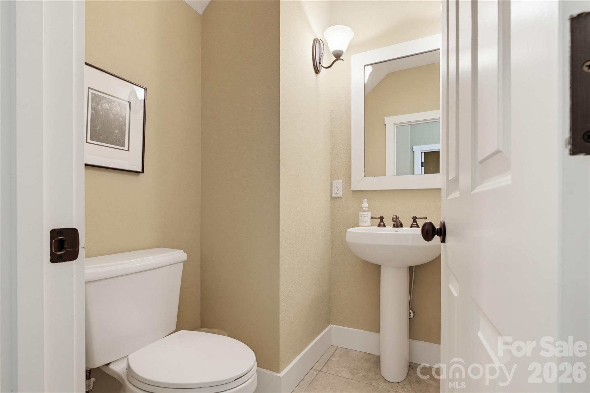 65 Whispering Falls Court Property Photo 8