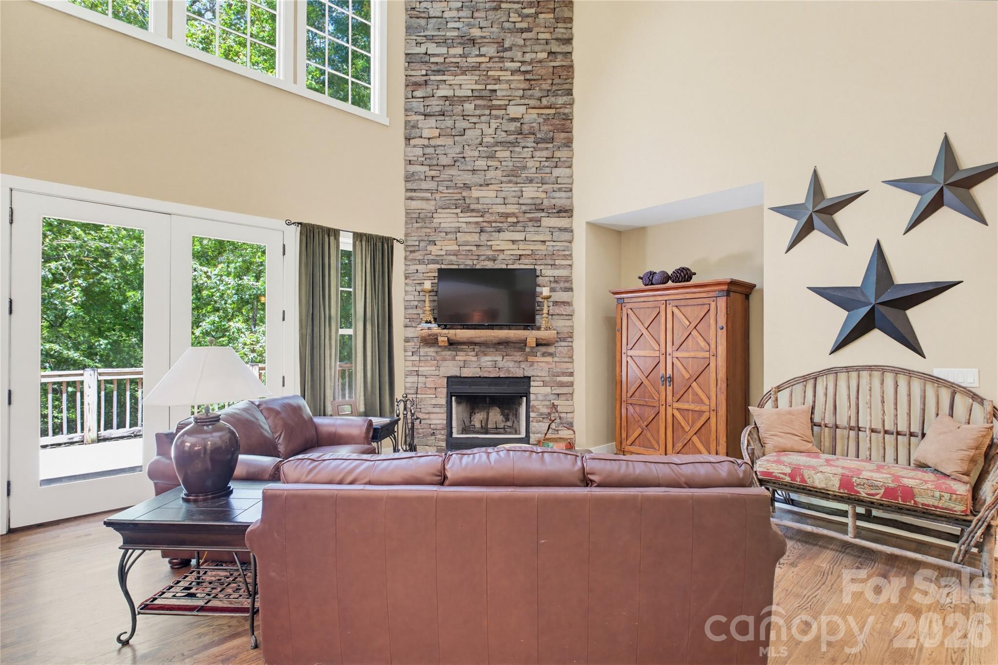 65 Whispering Falls Court Property Photo 10