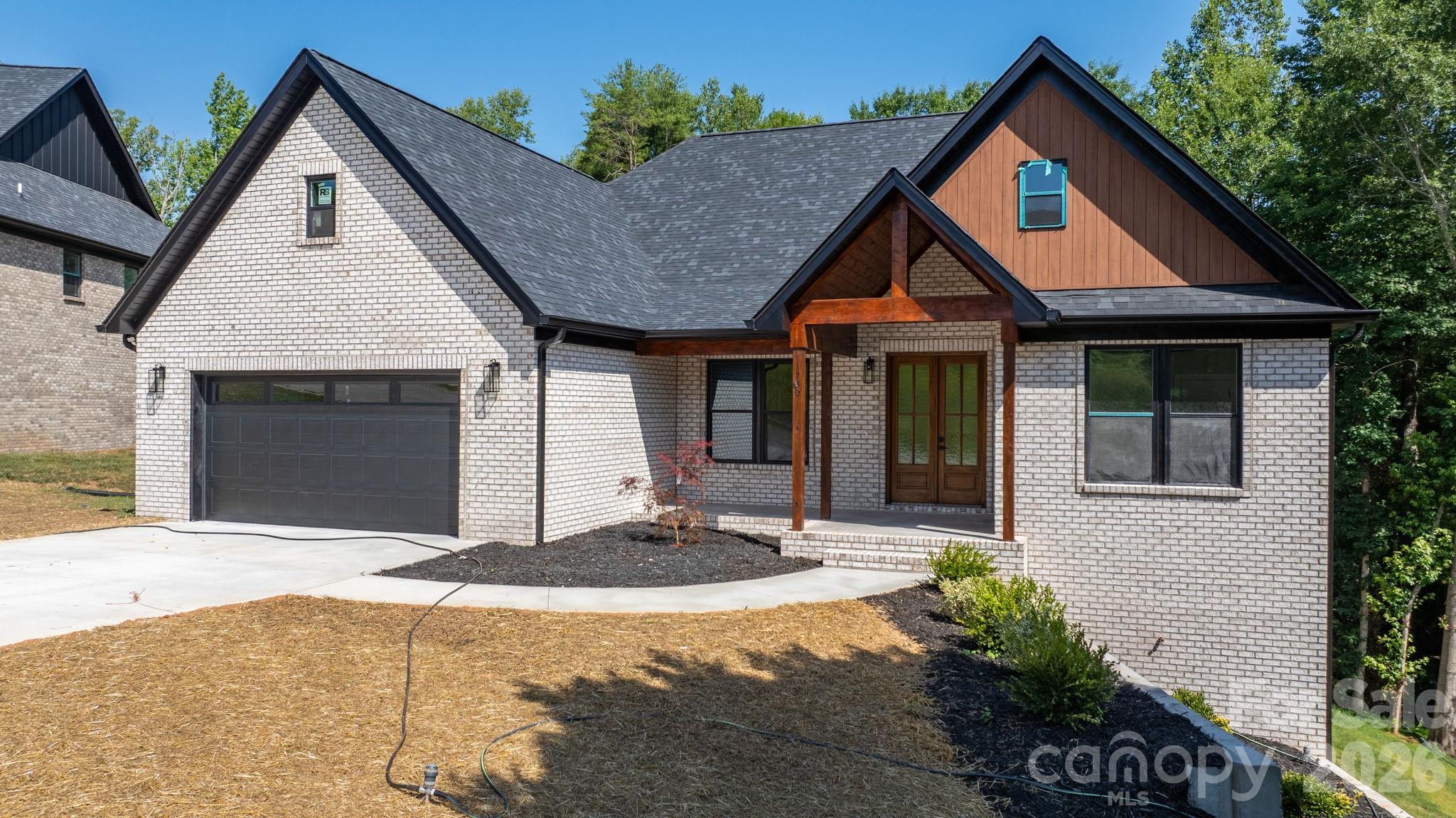 730 Chatsworth Circle Property Photo 4