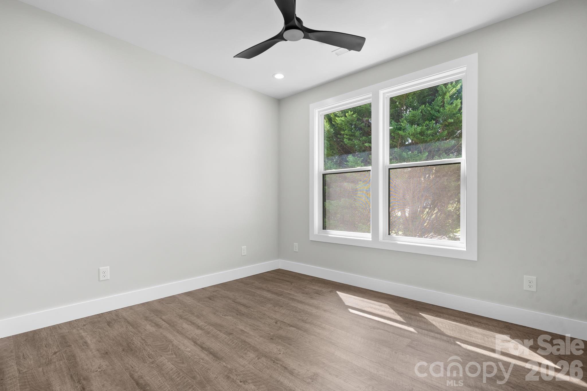 730 Chatsworth Circle Property Photo 33