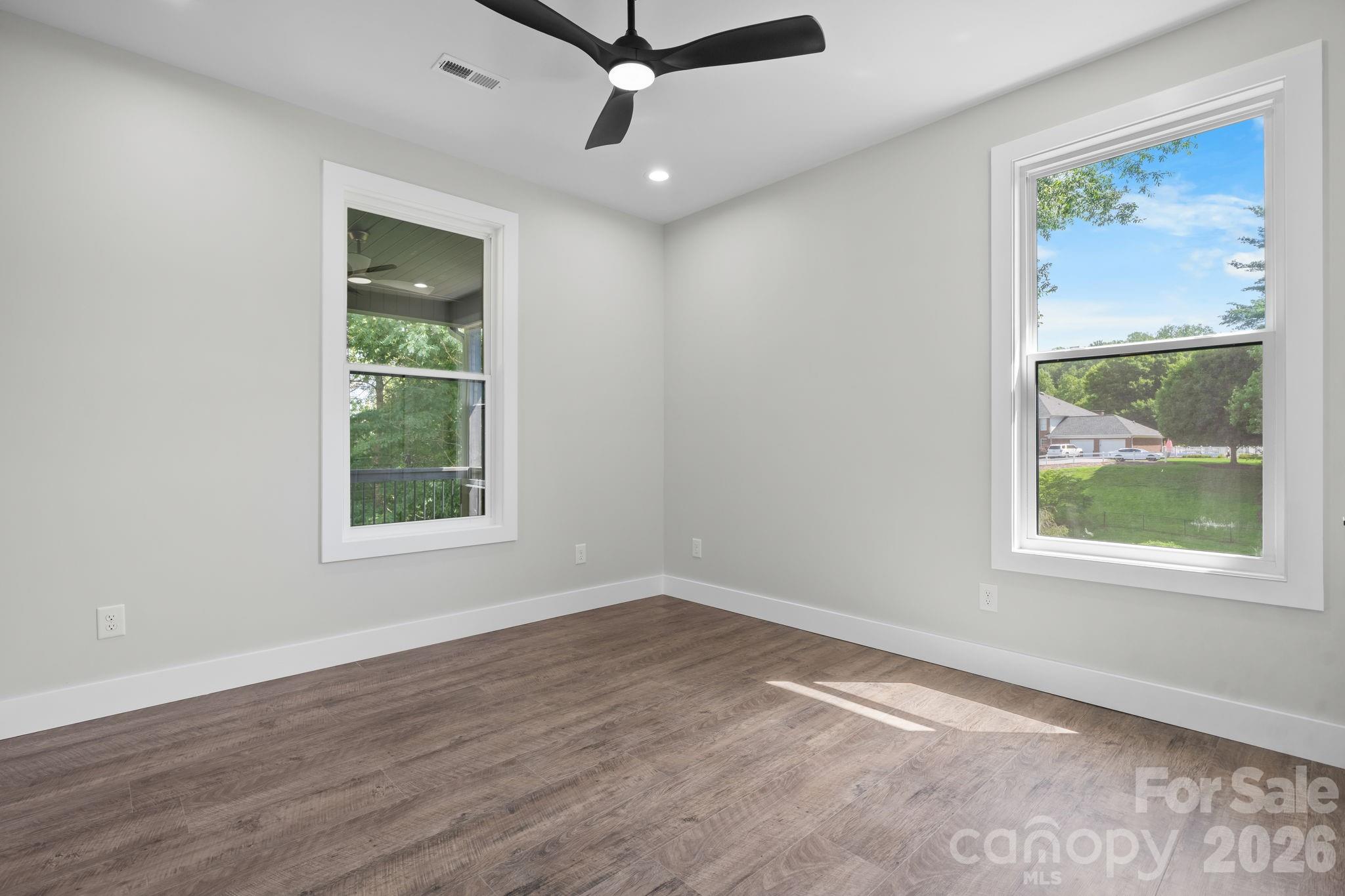 730 Chatsworth Circle Property Photo 36