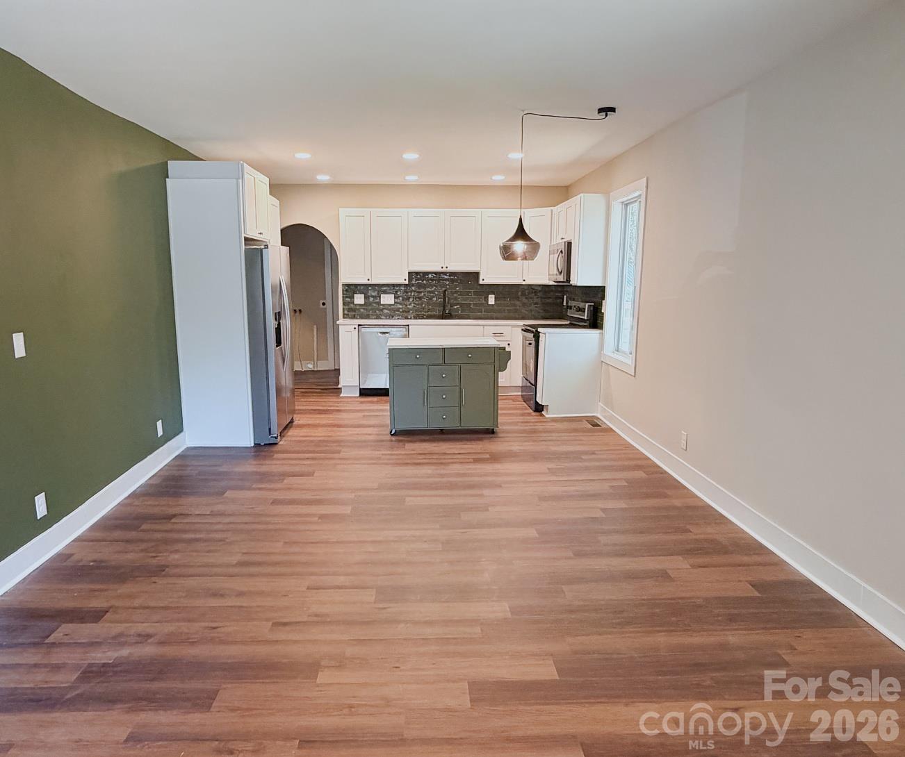 1904 Hemlock Avenue Property Photo 4