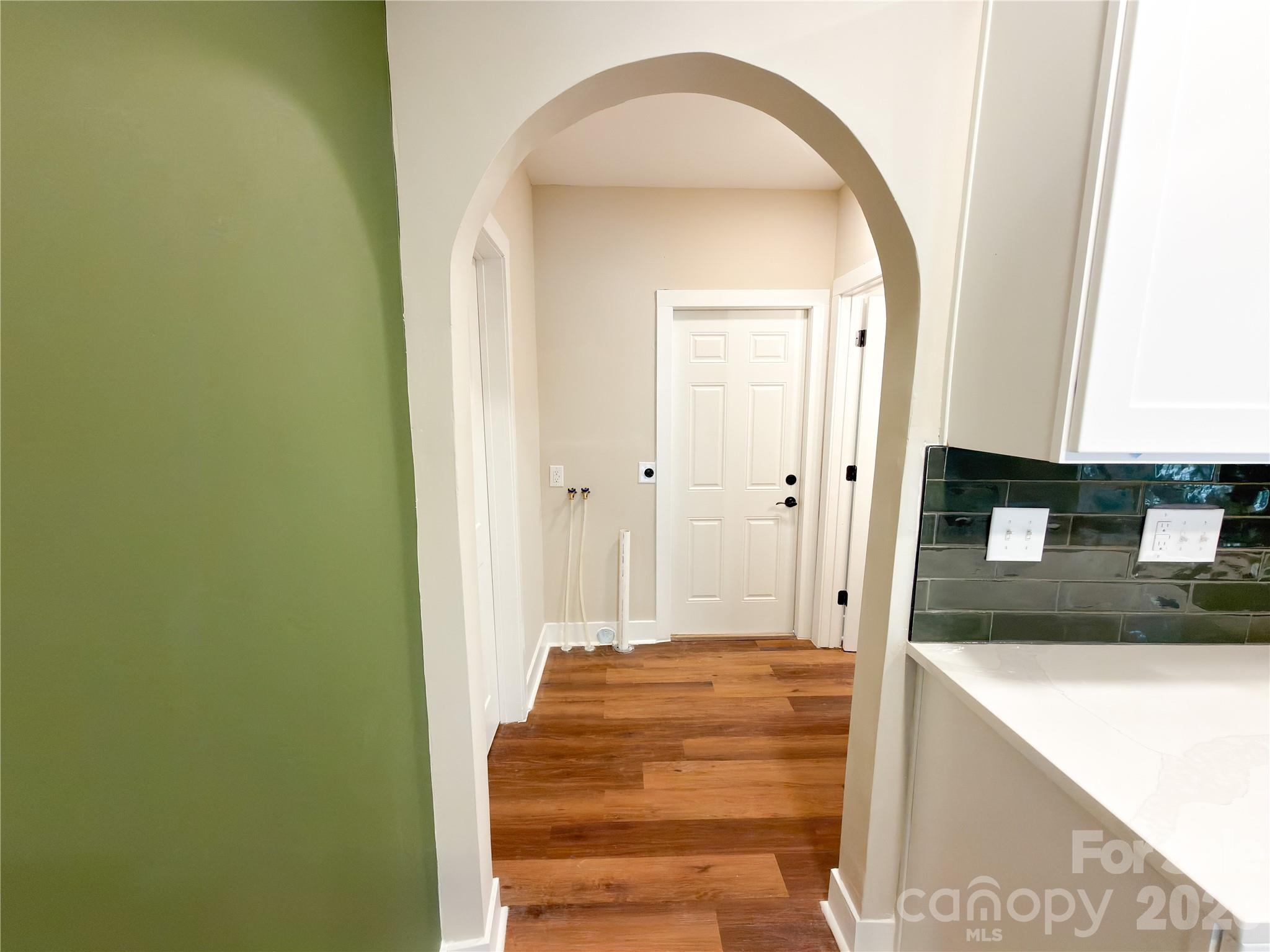 1904 Hemlock Avenue Property Photo 7