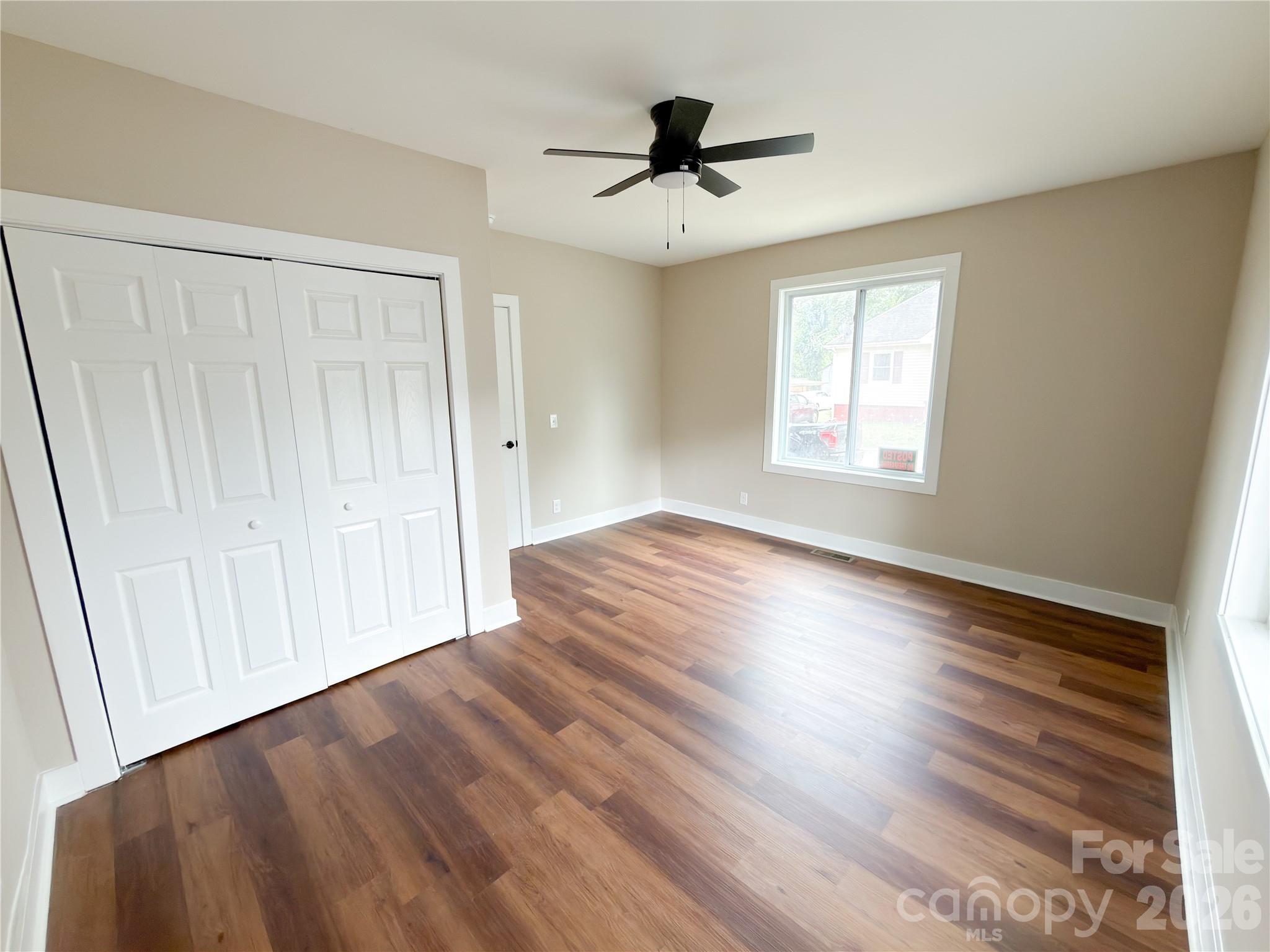 1904 Hemlock Avenue Property Photo 10