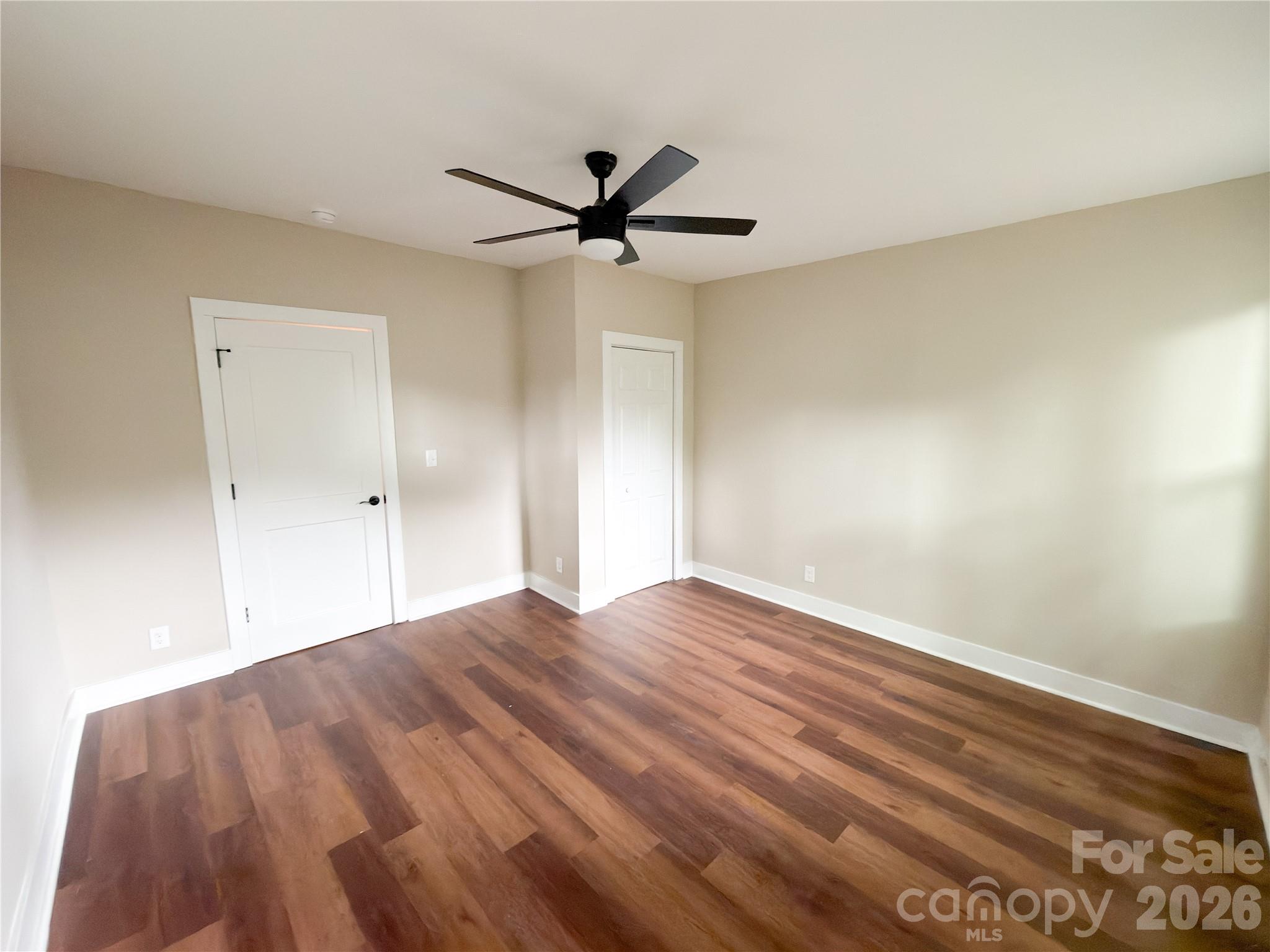 1904 Hemlock Avenue Property Photo 12
