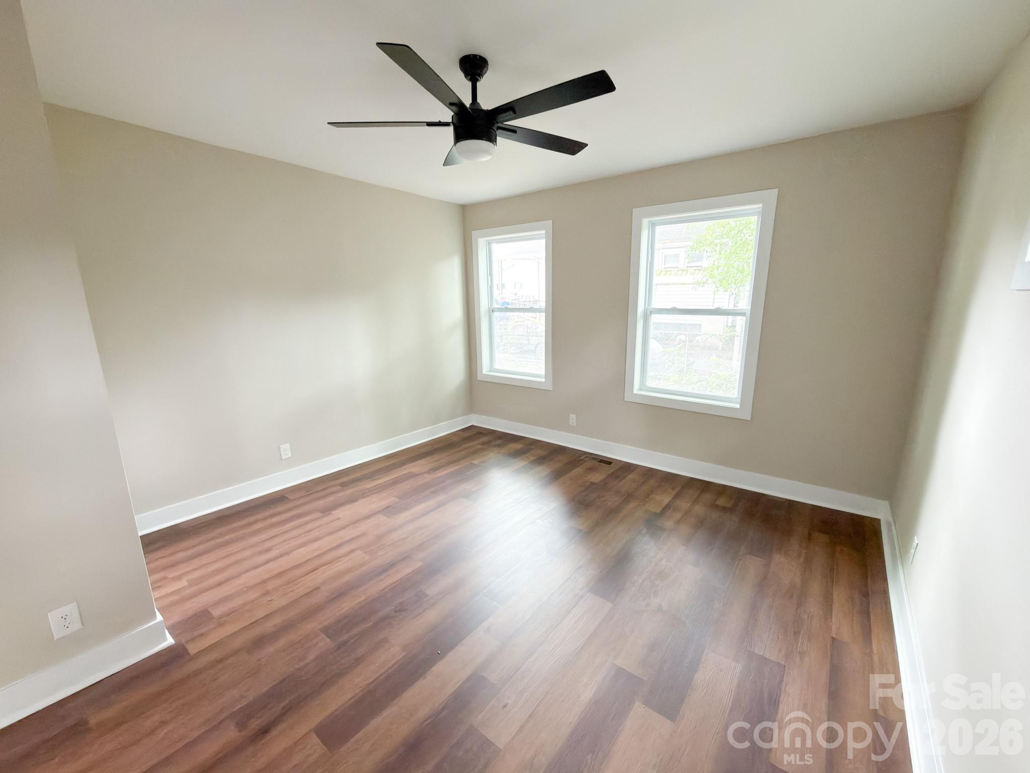 1904 Hemlock Avenue Property Photo 13