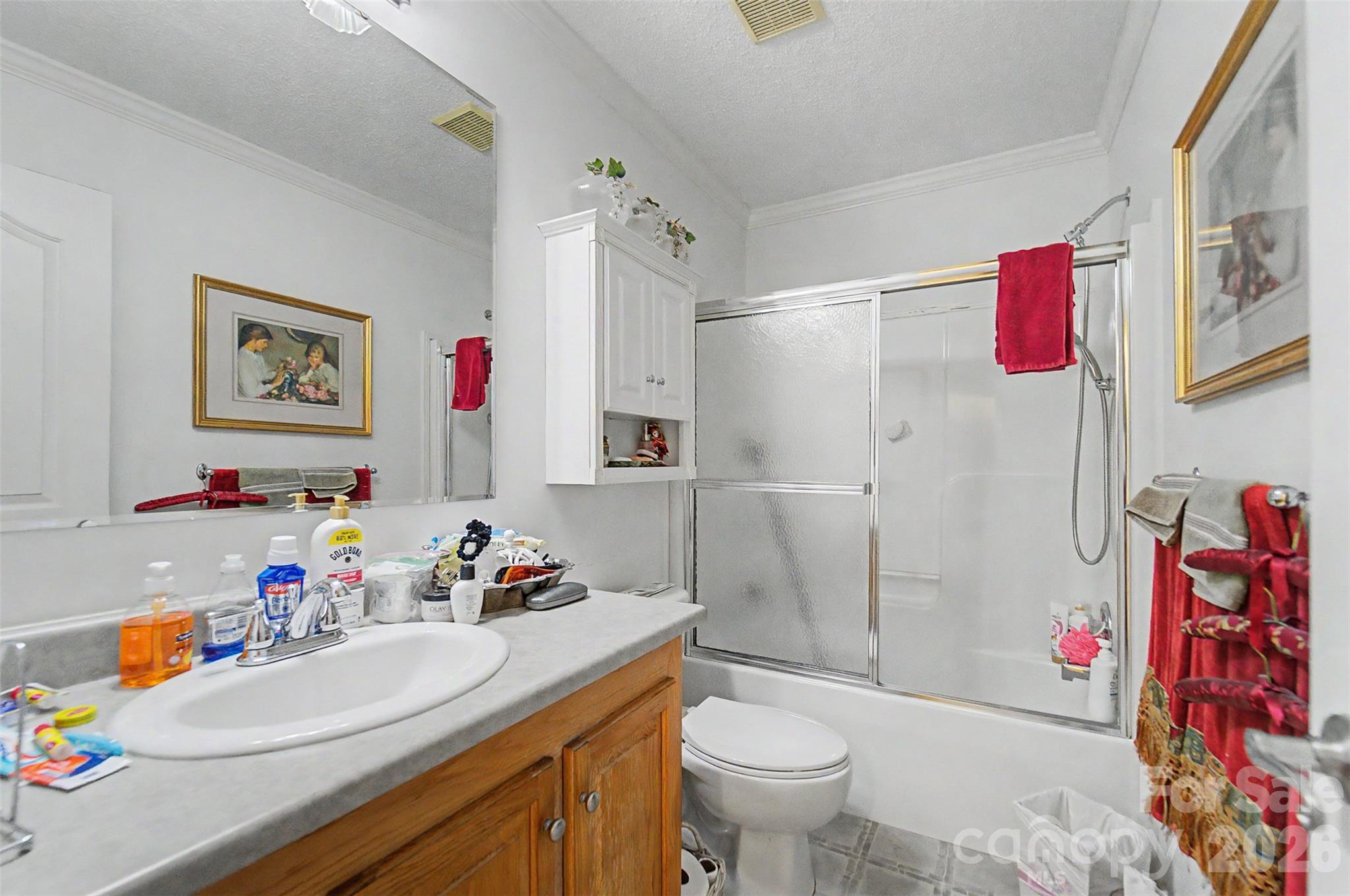 90, 106 & 132 Hennessee Street Property Photo 21