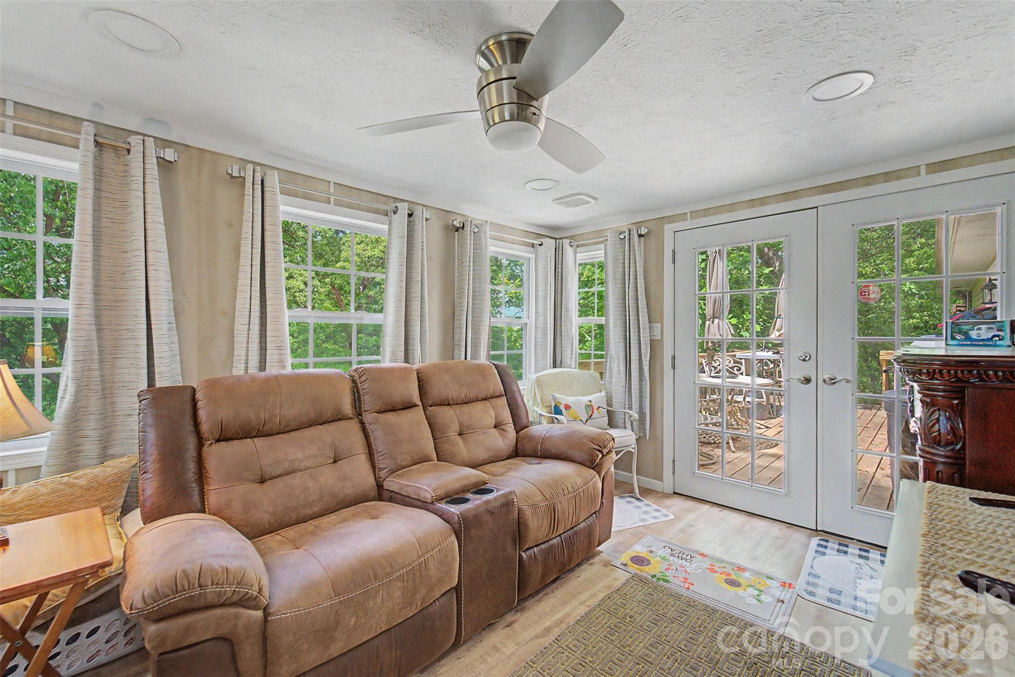90, 106 & 132 Hennessee Street Property Photo 25