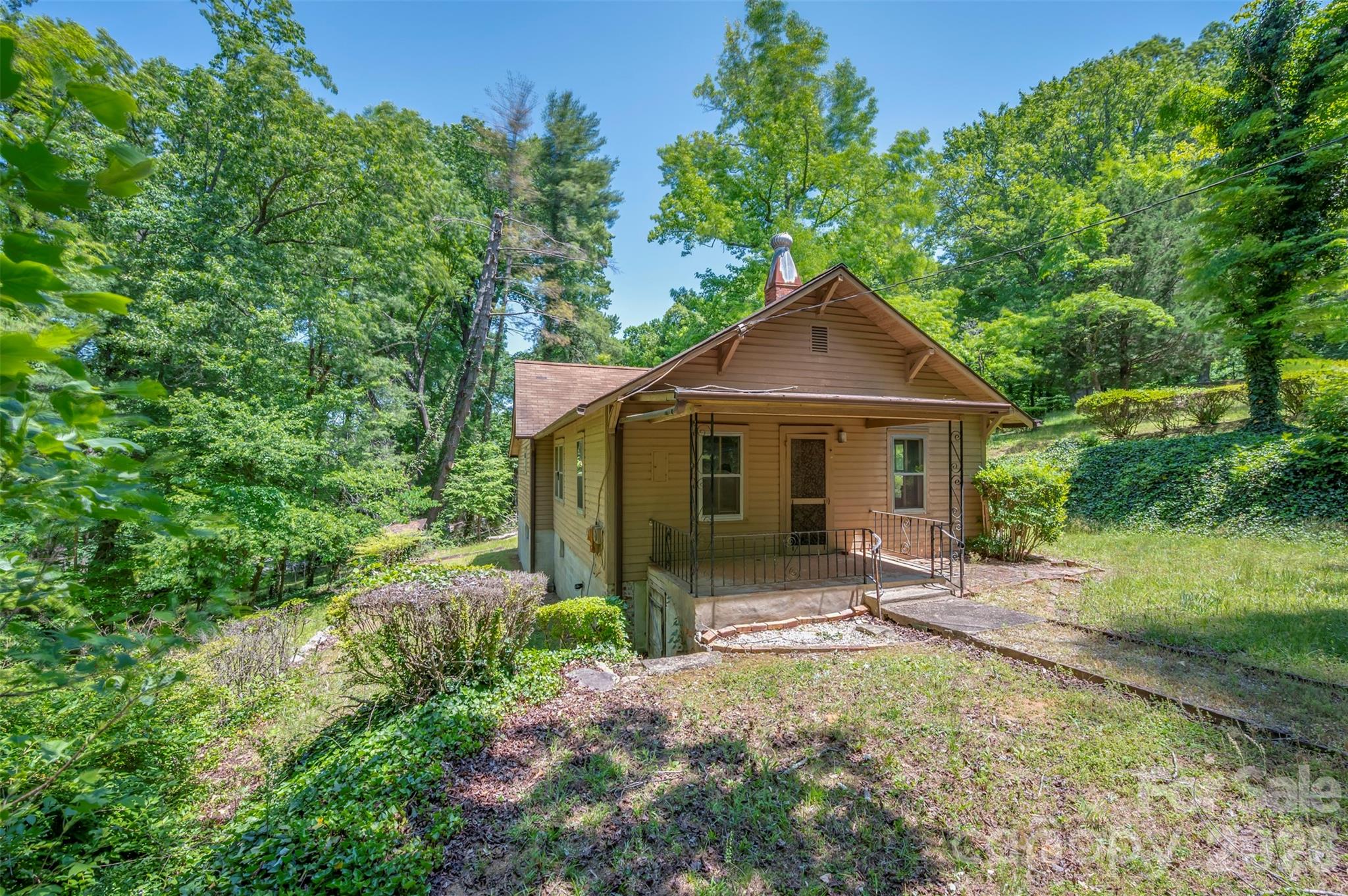 77 First Street Property Photo 6