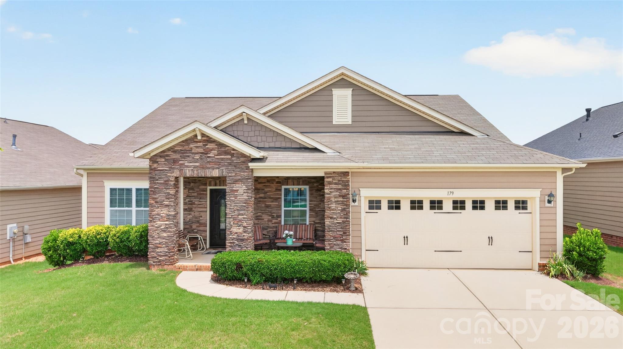 179 Glastonbury Drive Property Photo 1