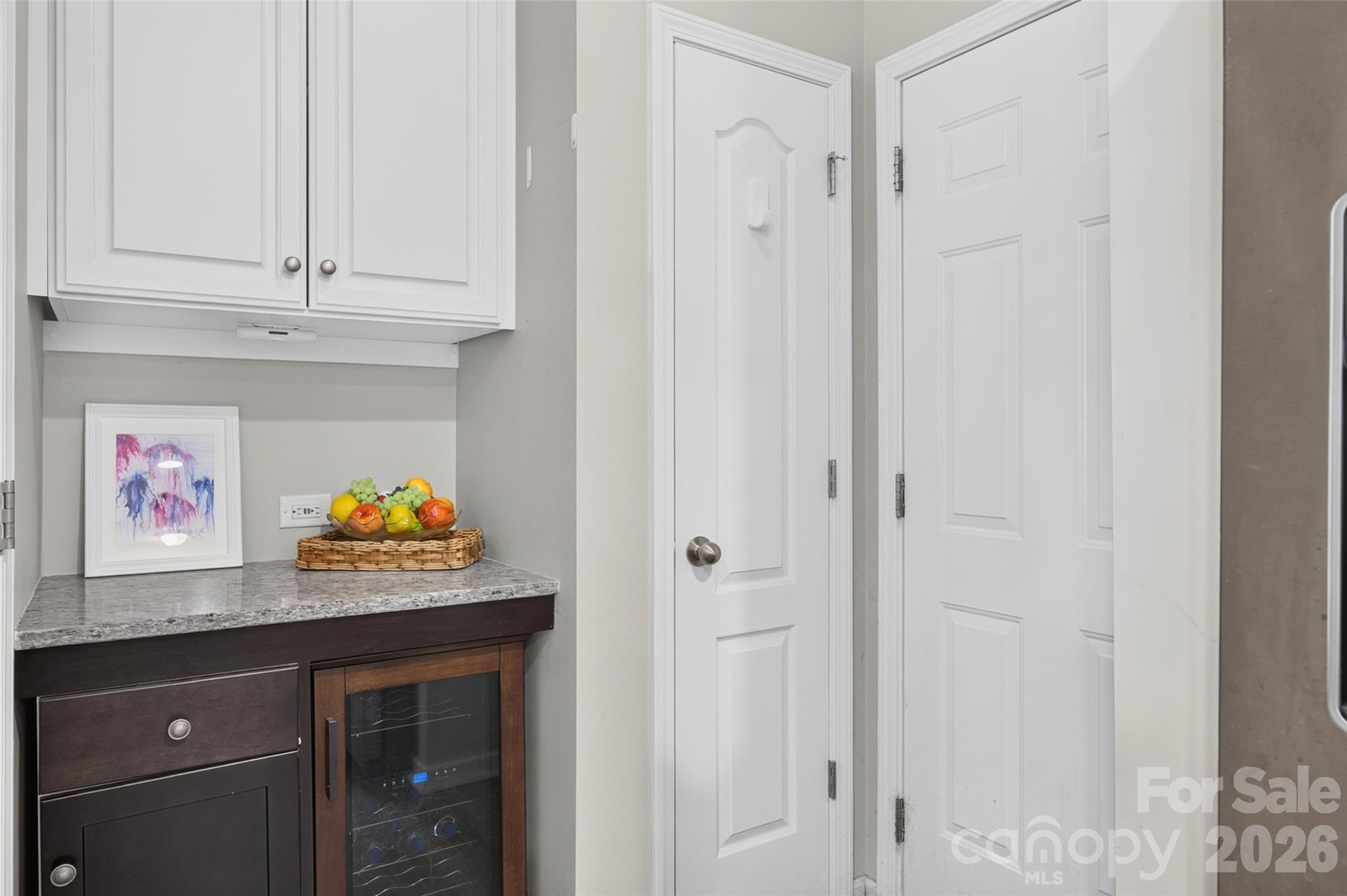 179 Glastonbury Drive Property Photo 7