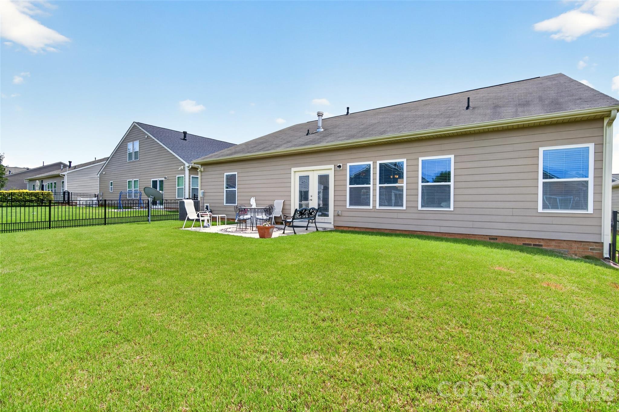 179 Glastonbury Drive Property Photo 12