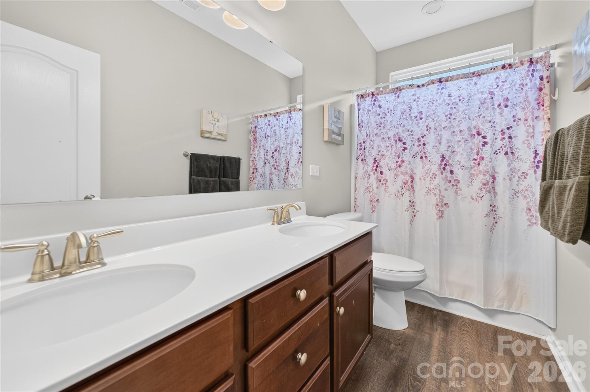 179 Glastonbury Drive Property Photo 17