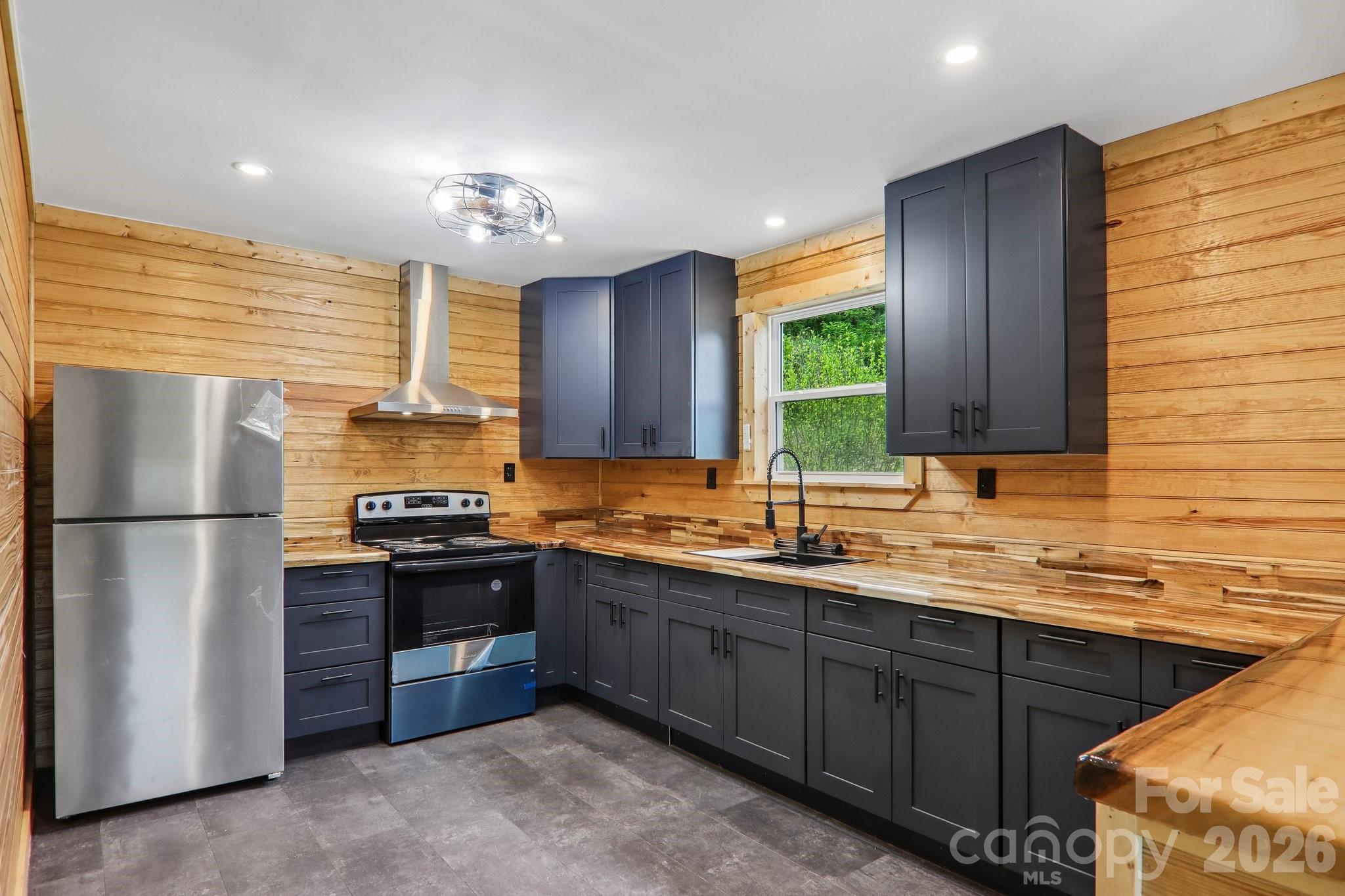 137 Red Maple Lane Property Photo 12