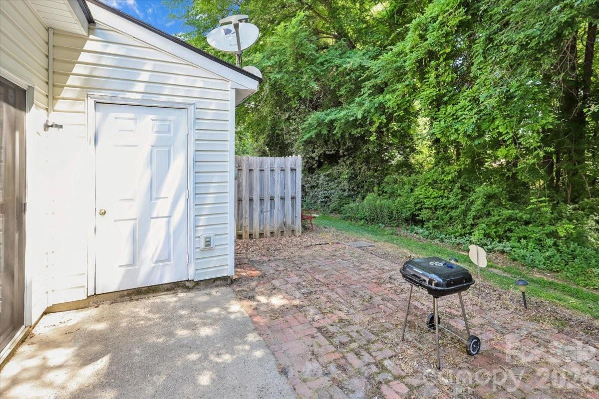 7543 Petrea Lane Property Photo 3