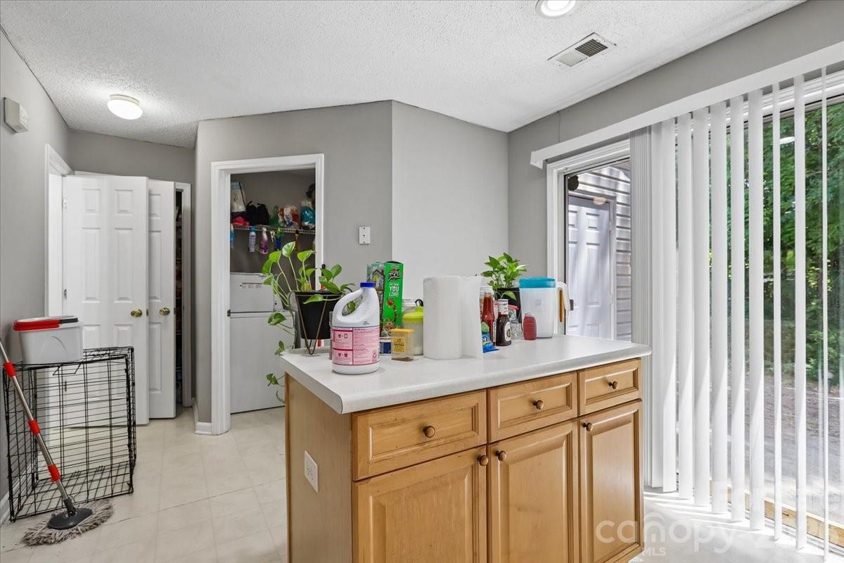 7543 Petrea Lane Property Photo 10