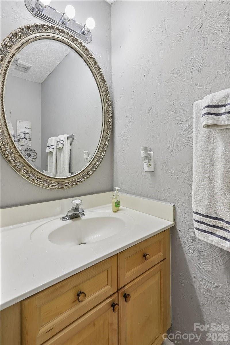 7543 Petrea Lane Property Photo 11