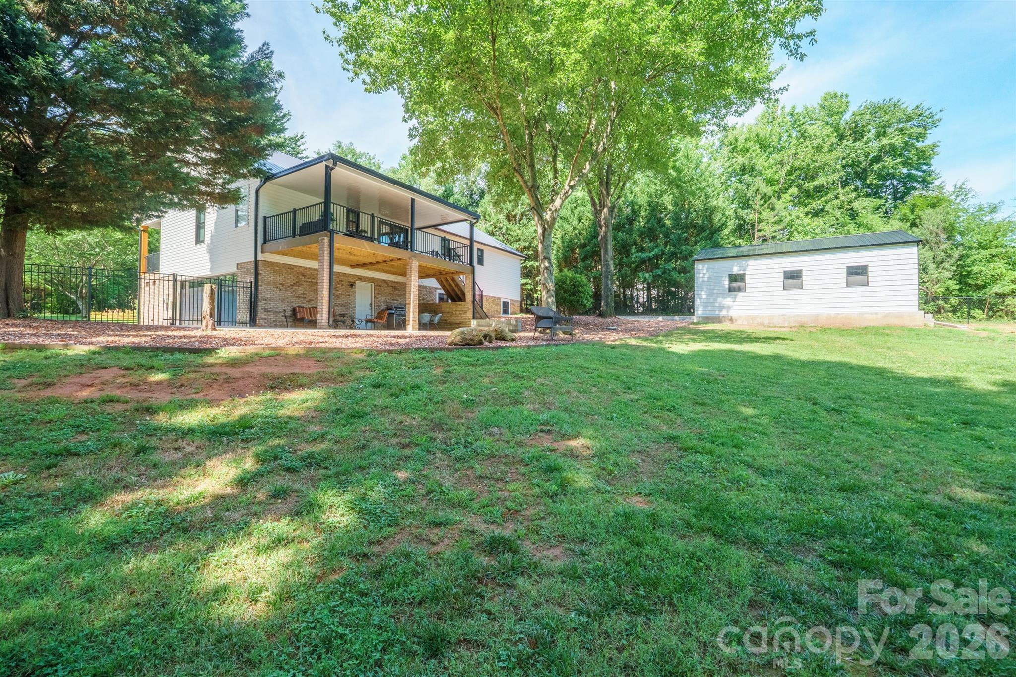 2549 S Lake Shore Road Property Photo 9