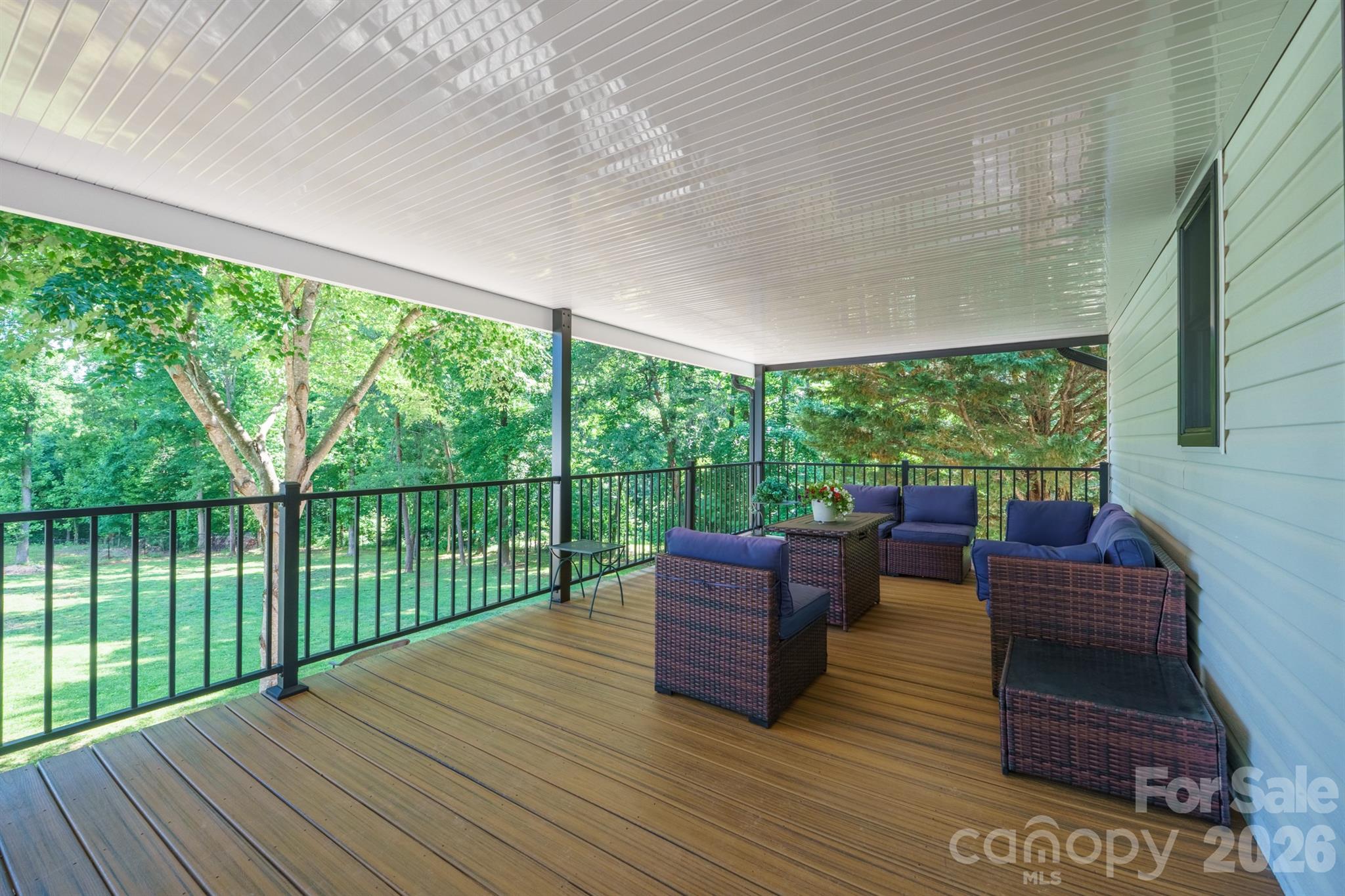 2549 S Lake Shore Road Property Photo 12