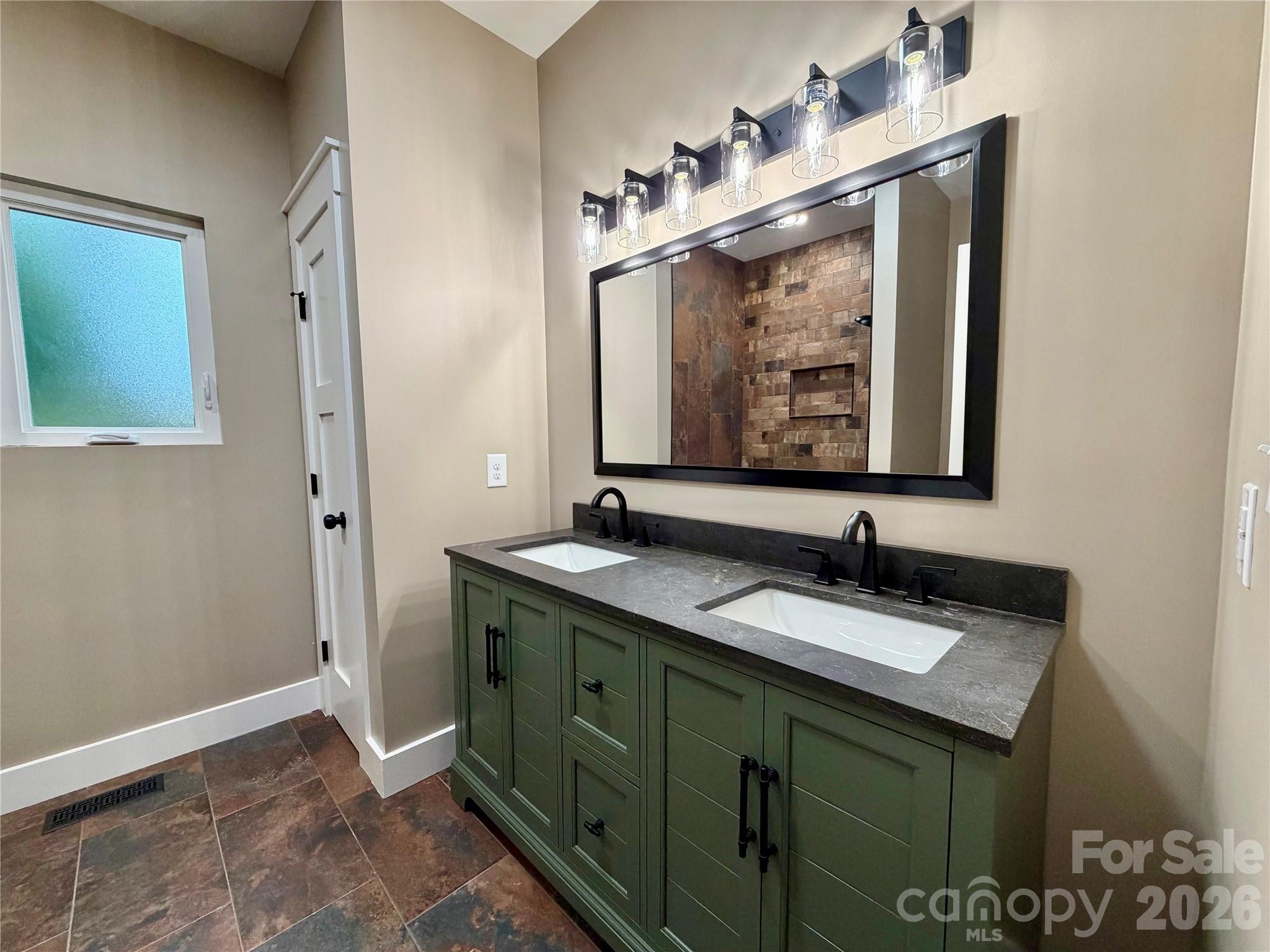 128 Arrowood Lane Property Photo 27